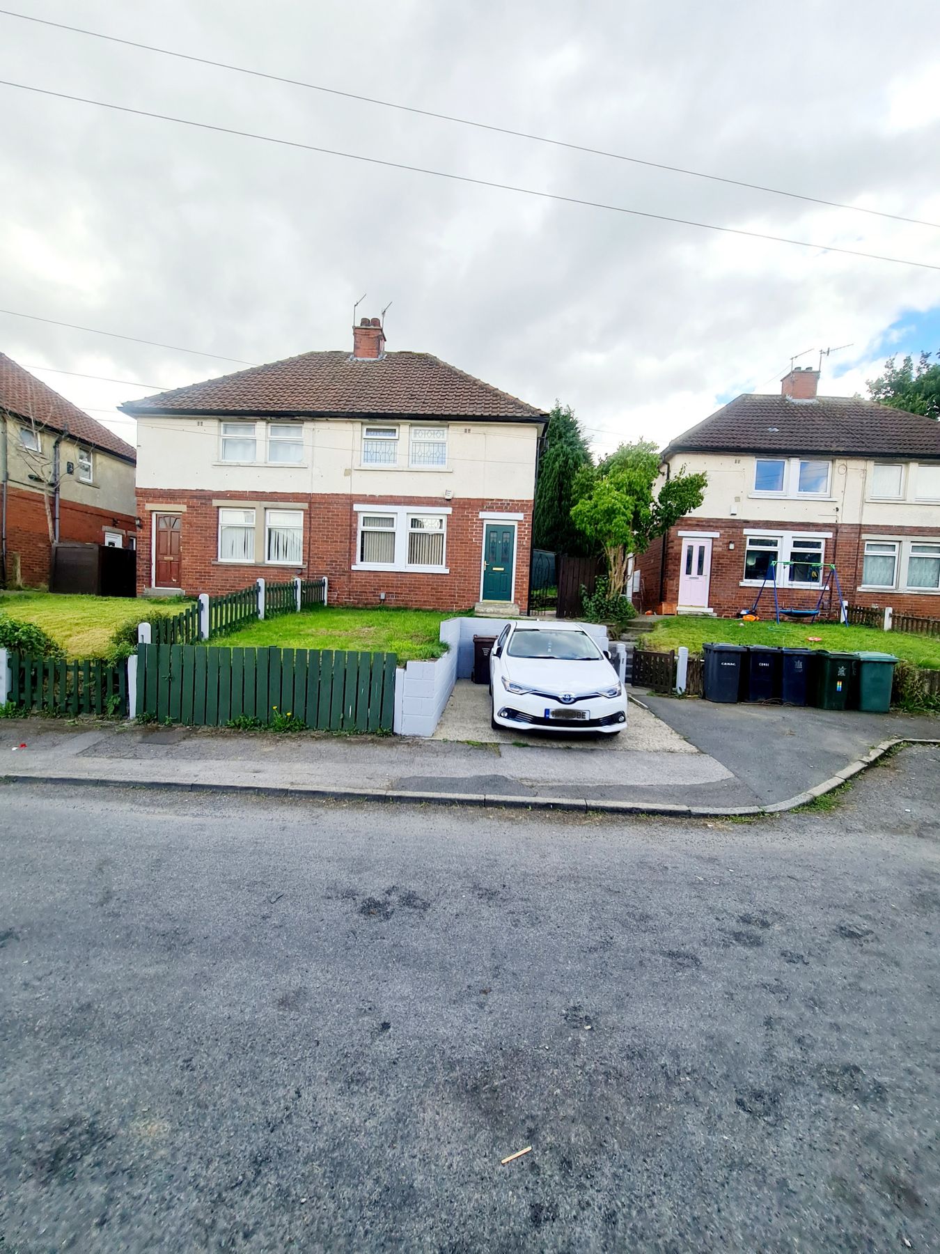 3 bed semidetached house for sale in Ruskin Avenue, Bradford, West