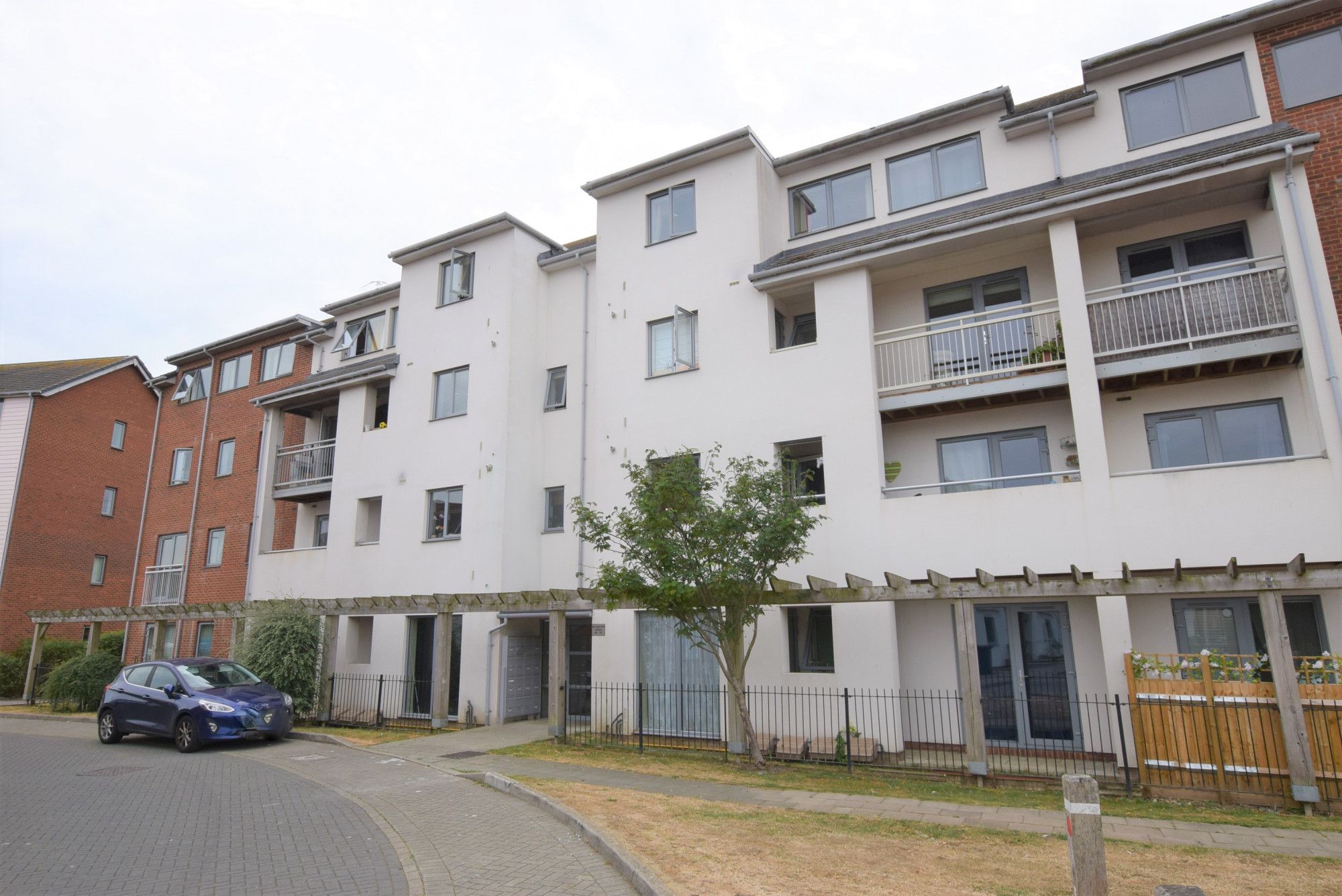 2 bed flat to rent in Billington Grove, Willesborough TN24 Zoopla