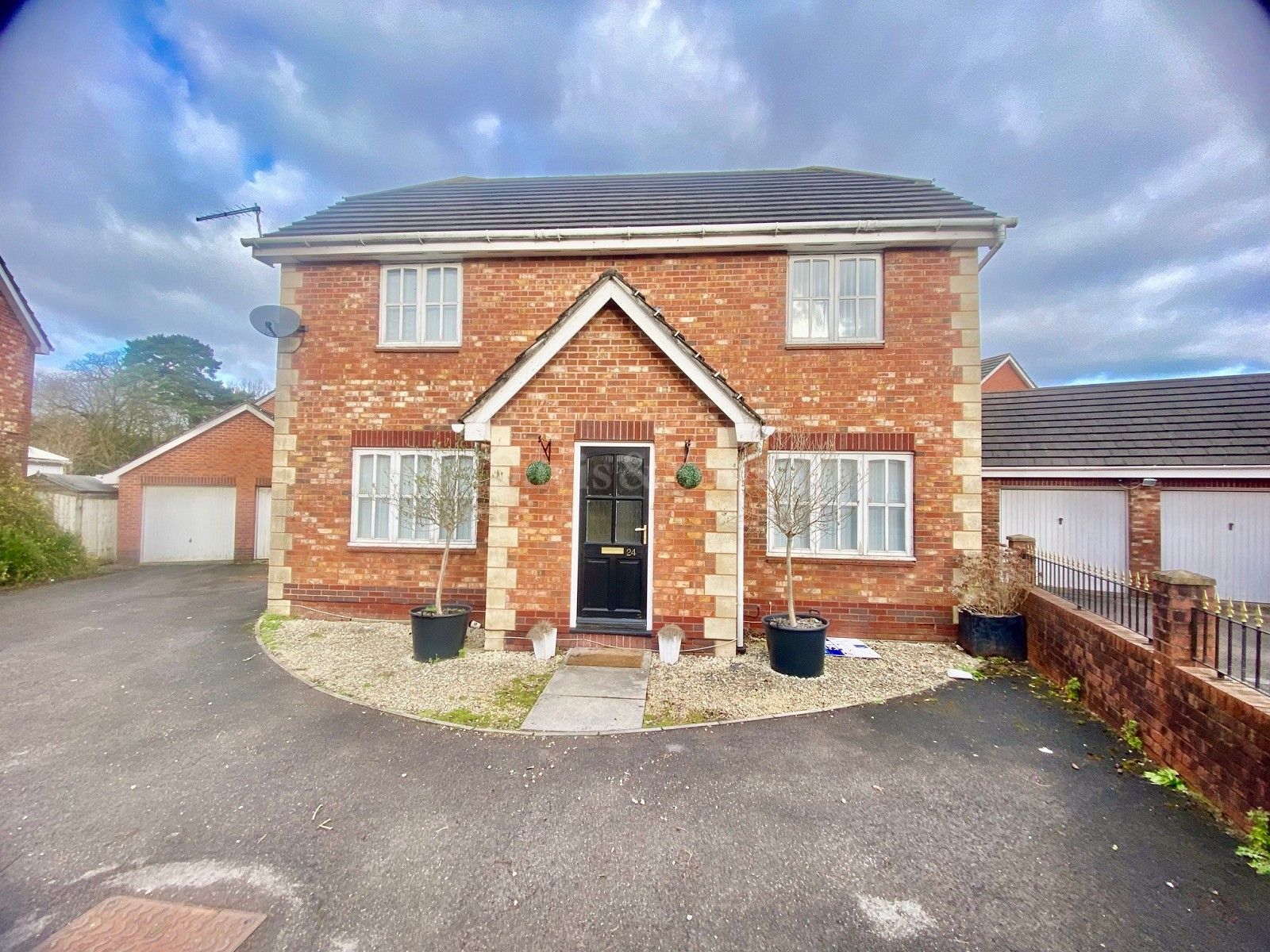 4 bed detached house for sale in Grosmont Way, Duffryn, Newport NP10 Zoopla