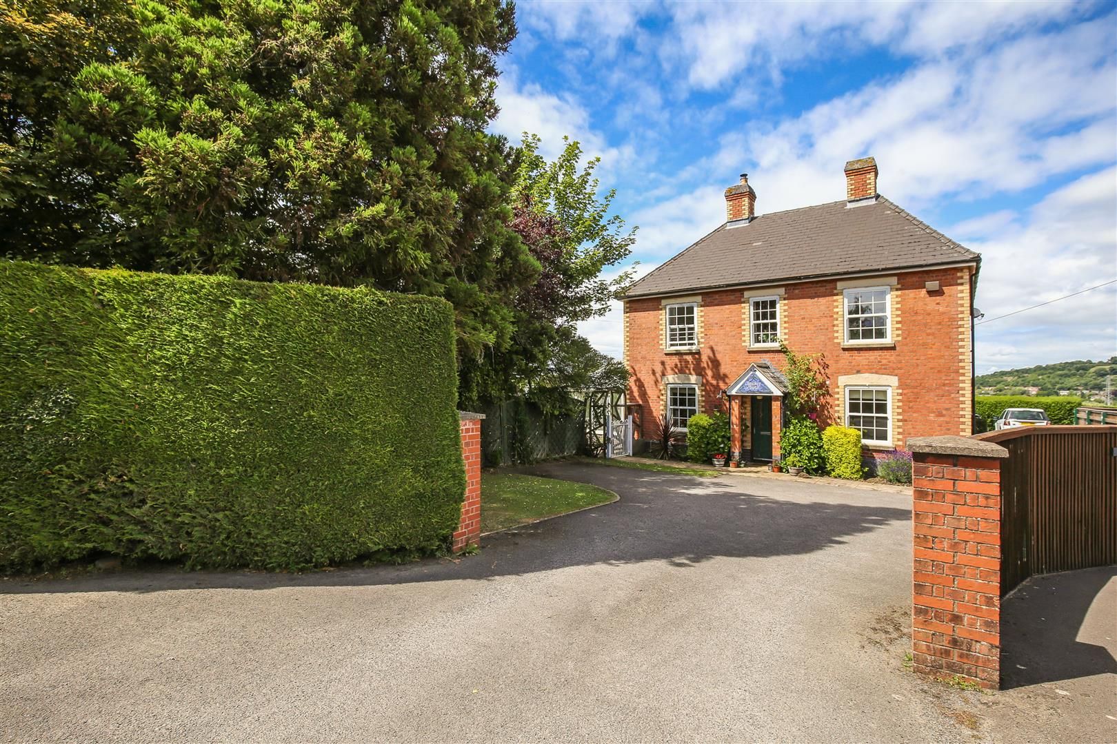 5 bed detached house for sale in Bath Road, Leonard Stanley, Stonehouse