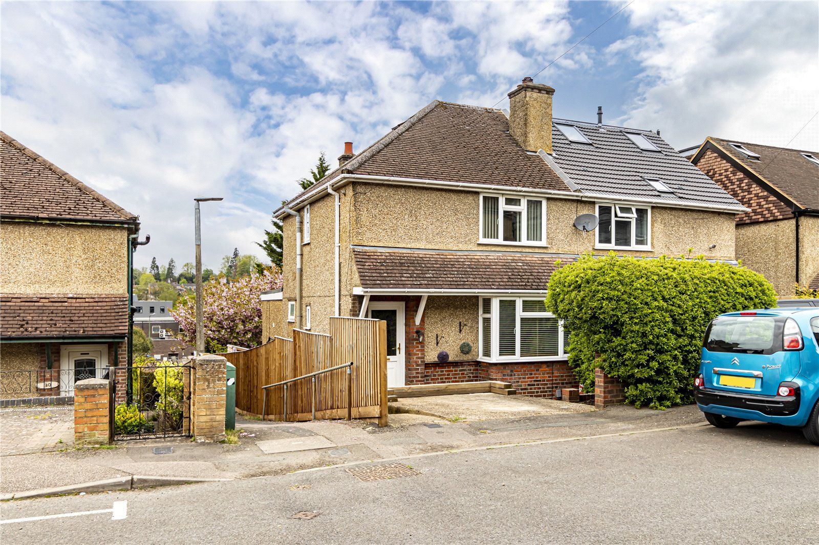 3 bed semidetached house for sale in Maynard Road, Hemel Hempstead