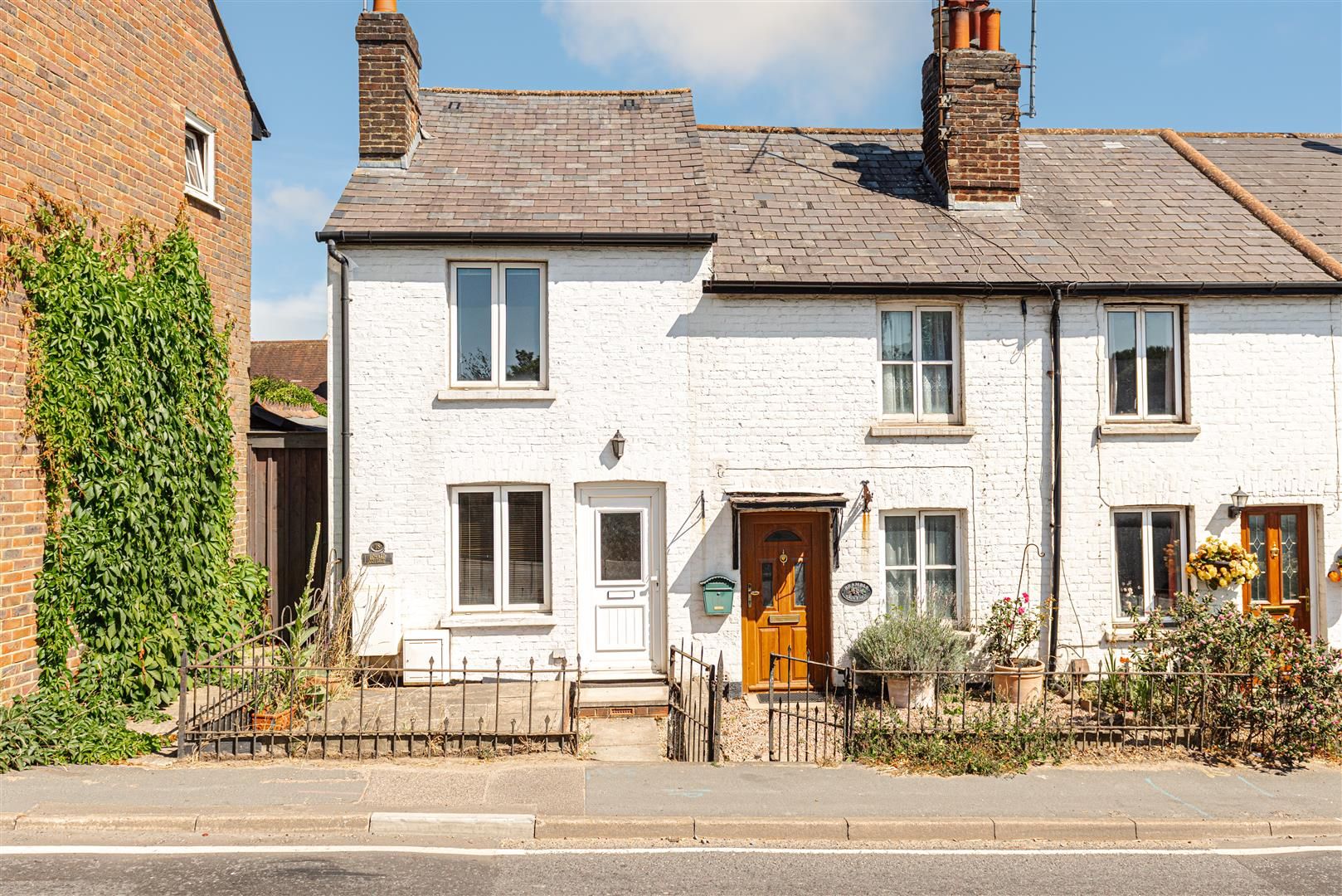 2 bed property for sale in High Street, Bletchingley, Redhill RH1 Zoopla