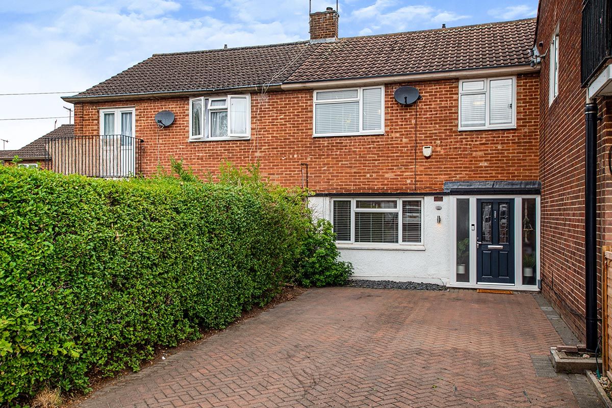 3 bed terraced house for sale in Hancroft Road, Hemel Hempstead