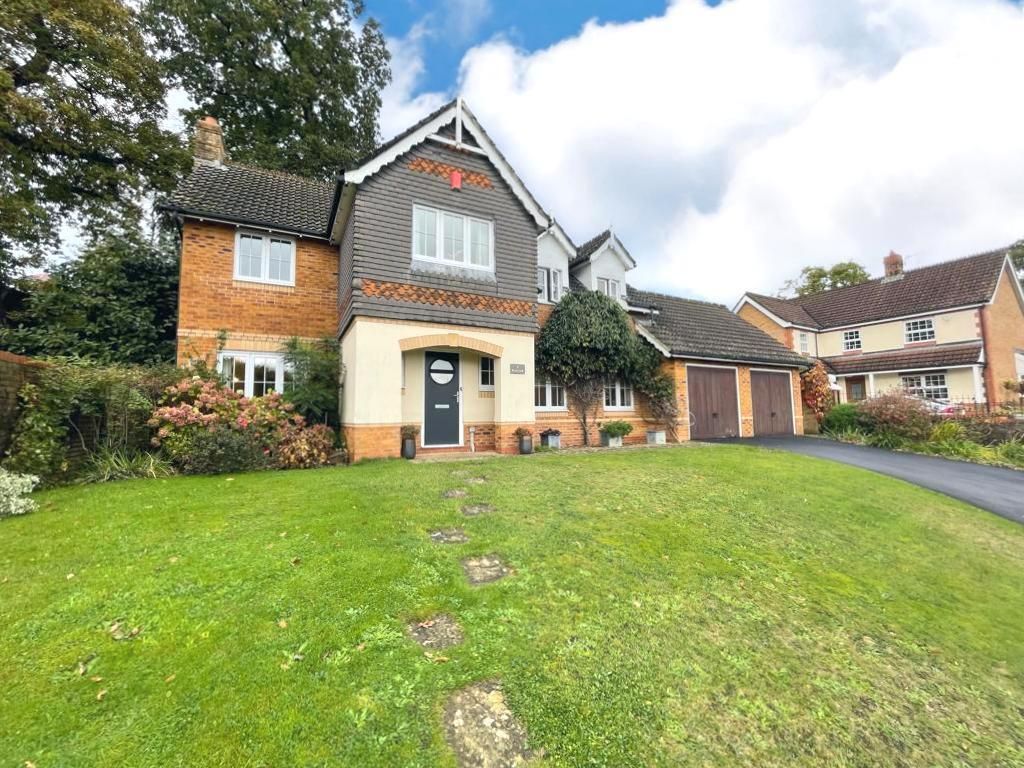 5 bed detached house for sale in Heneage Drive, West Cross, Swansea SA3