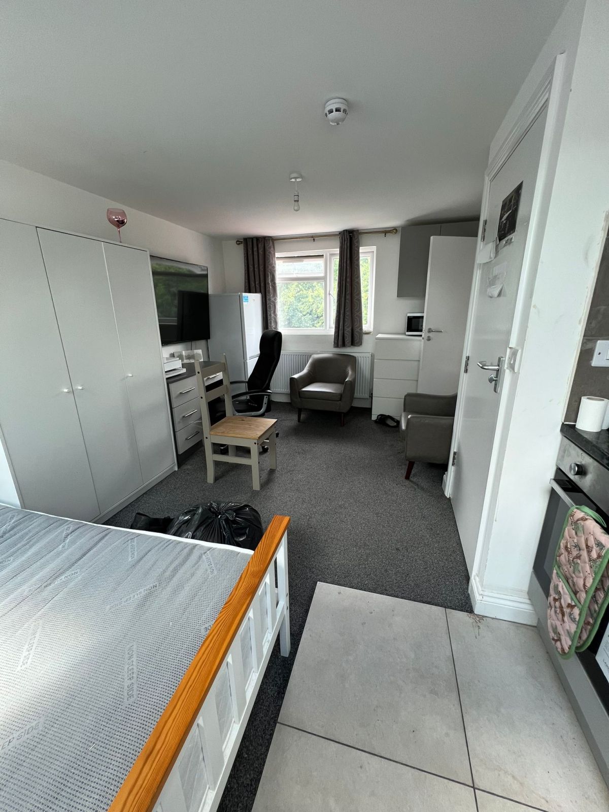 Studio to rent in North Drive, Hounslow TW3 Zoopla