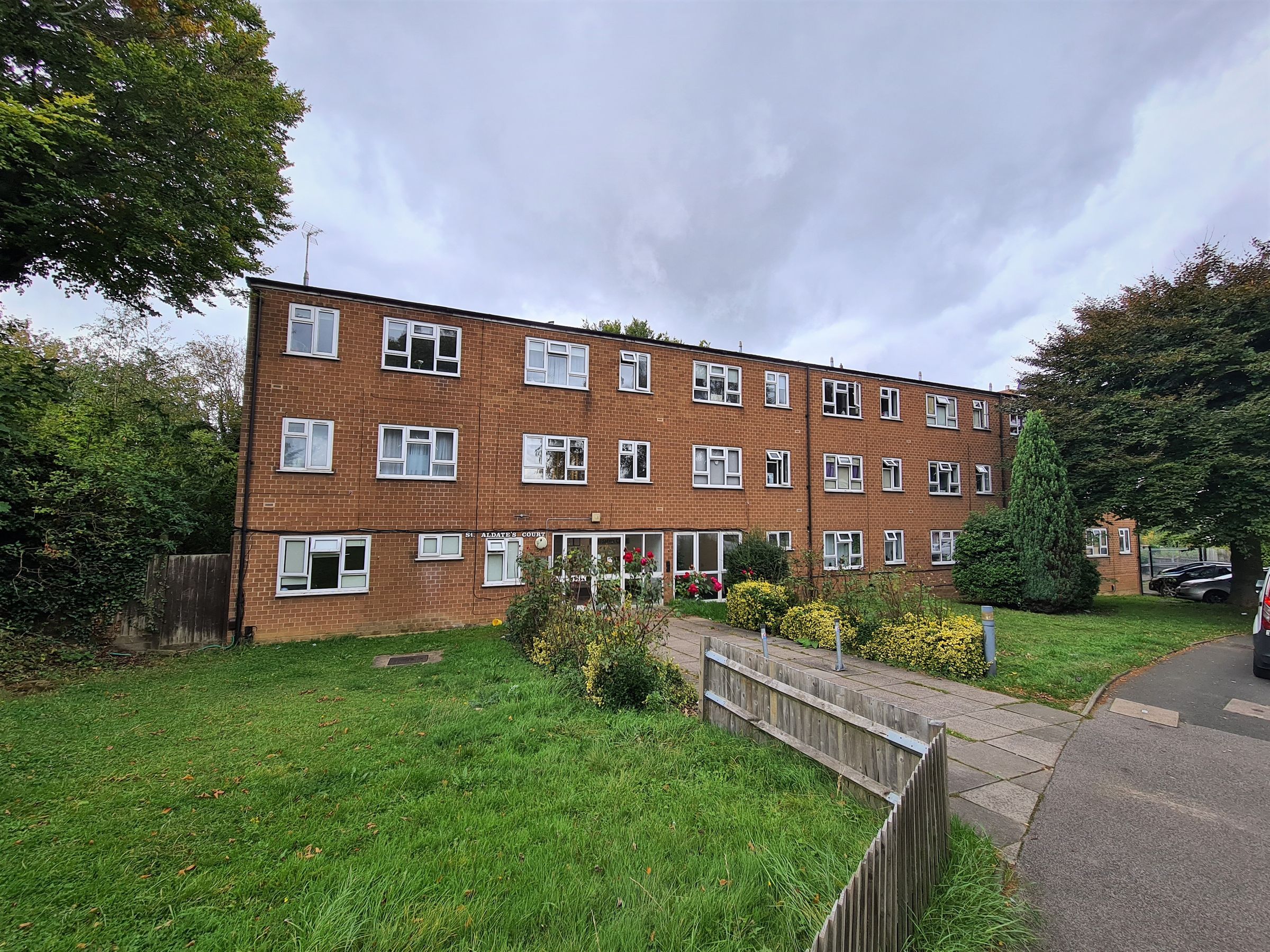 Studio to rent in St. Ives Close, Luton LU3 Zoopla