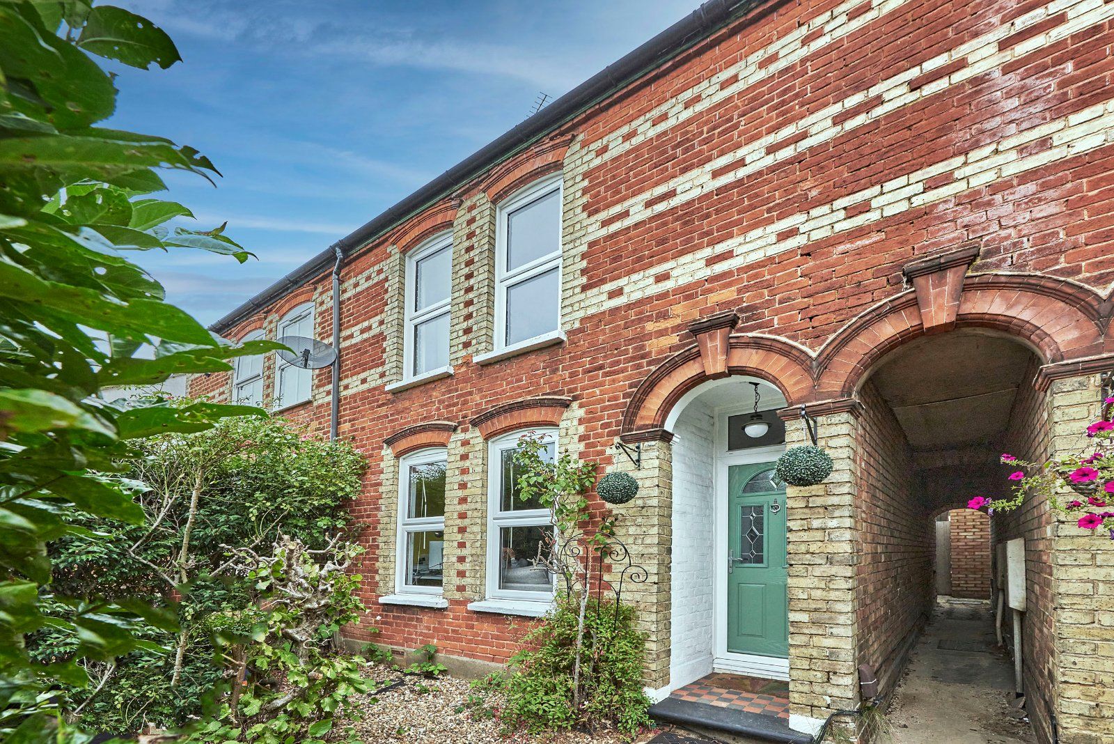 3 bed terraced house for sale in Lower Luton Road, Harpenden