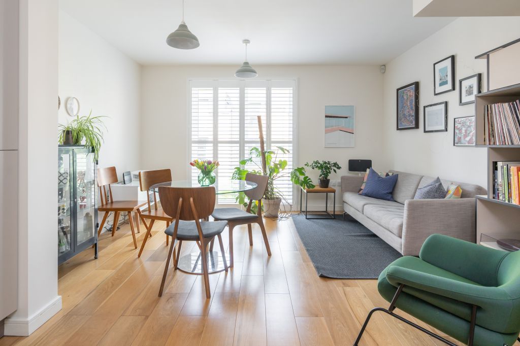 9E, Mcdonald Place, Edinburgh EH7  