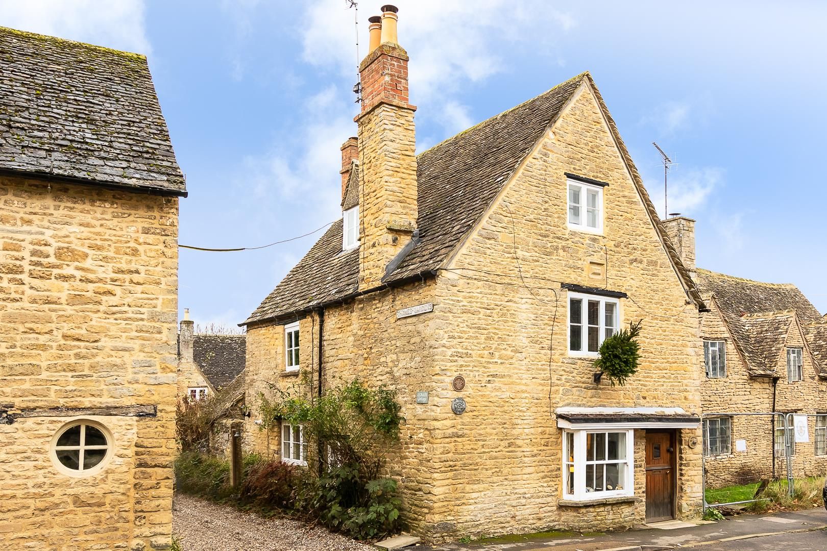 2 bed cottage for sale in Thames Street, Charlbury, Chipping Norton OX7