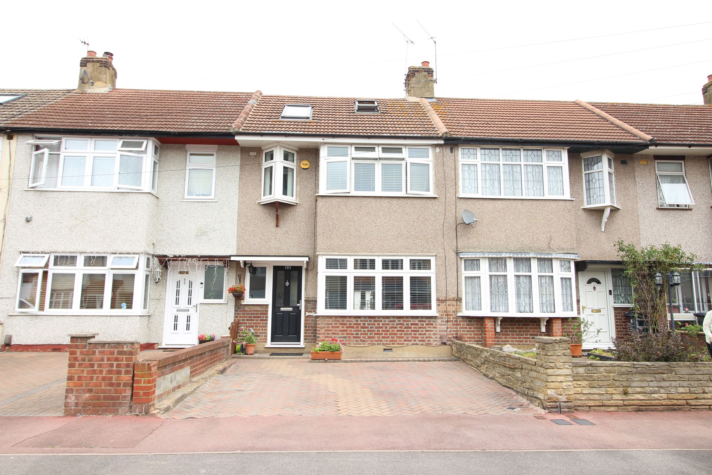 4 bed terraced house for sale in Western Avenue, Dagenham RM10 Zoopla
