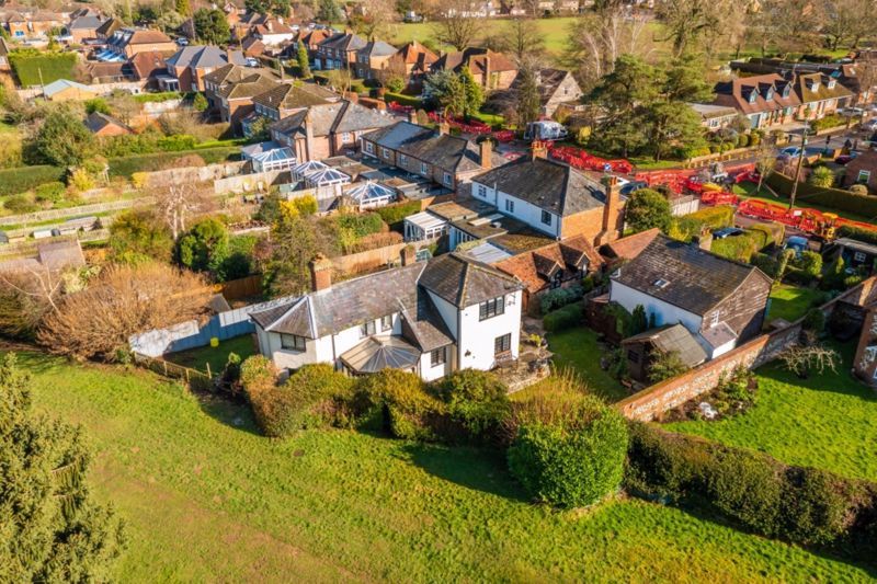 4 bed cottage for sale in Downley Road, Naphill, High HP14 Zoopla