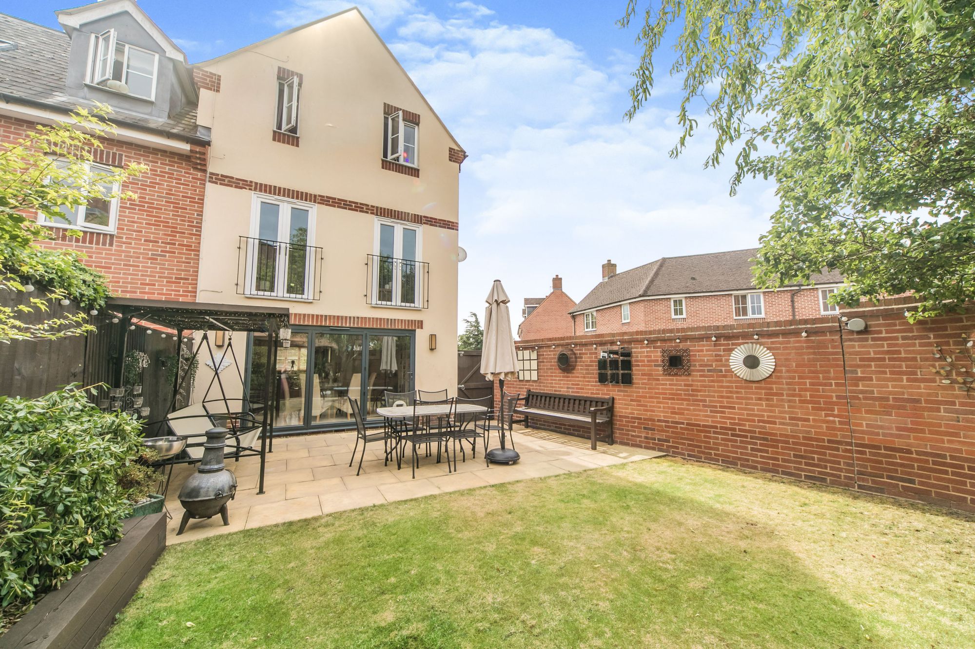 3 bed semidetached house for sale in Gloucester Avenue, Shinfield, Reading RG2 Zoopla