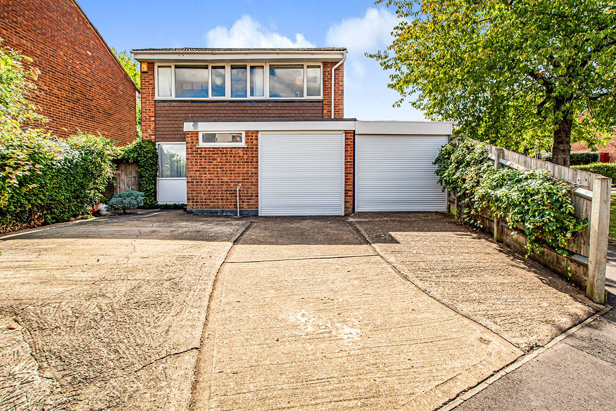 4 bed detached house for sale in Coleridge Crescent, Hemel Hempstead