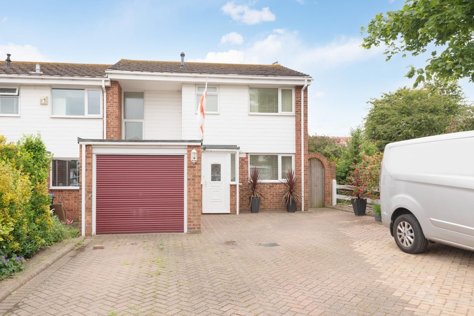 3 bed end terrace house for sale in Penshurst Gardens, Cliftonville