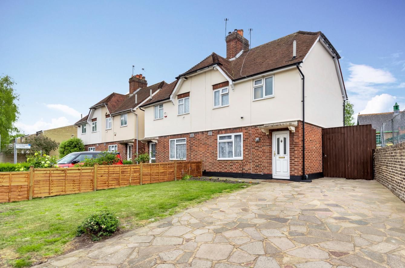 3 bed semidetached house for sale in Rockingham Road, Uxbridge UB8