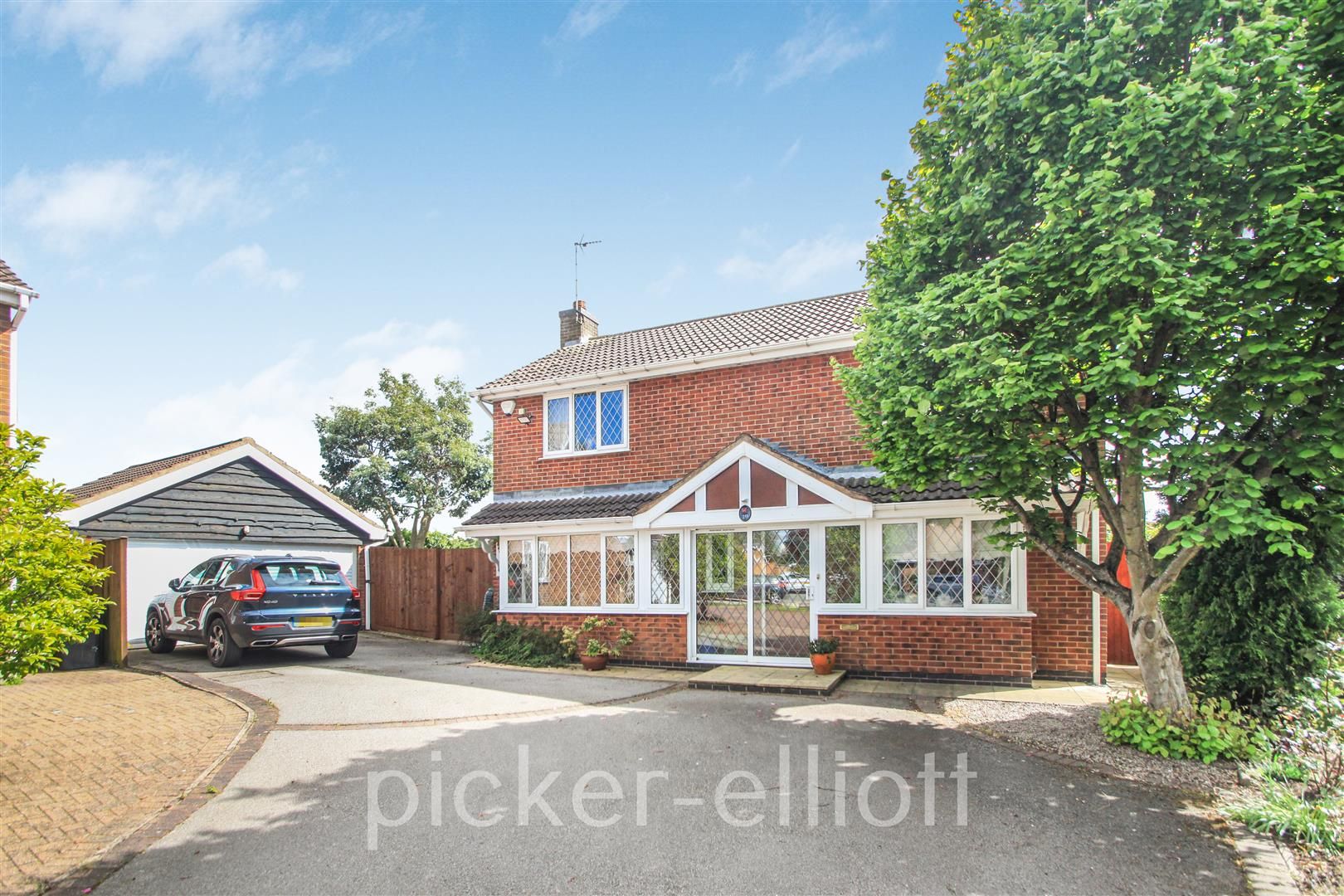 4 bed detached house for sale in Frobisher Close, Hinckley LE10 Zoopla