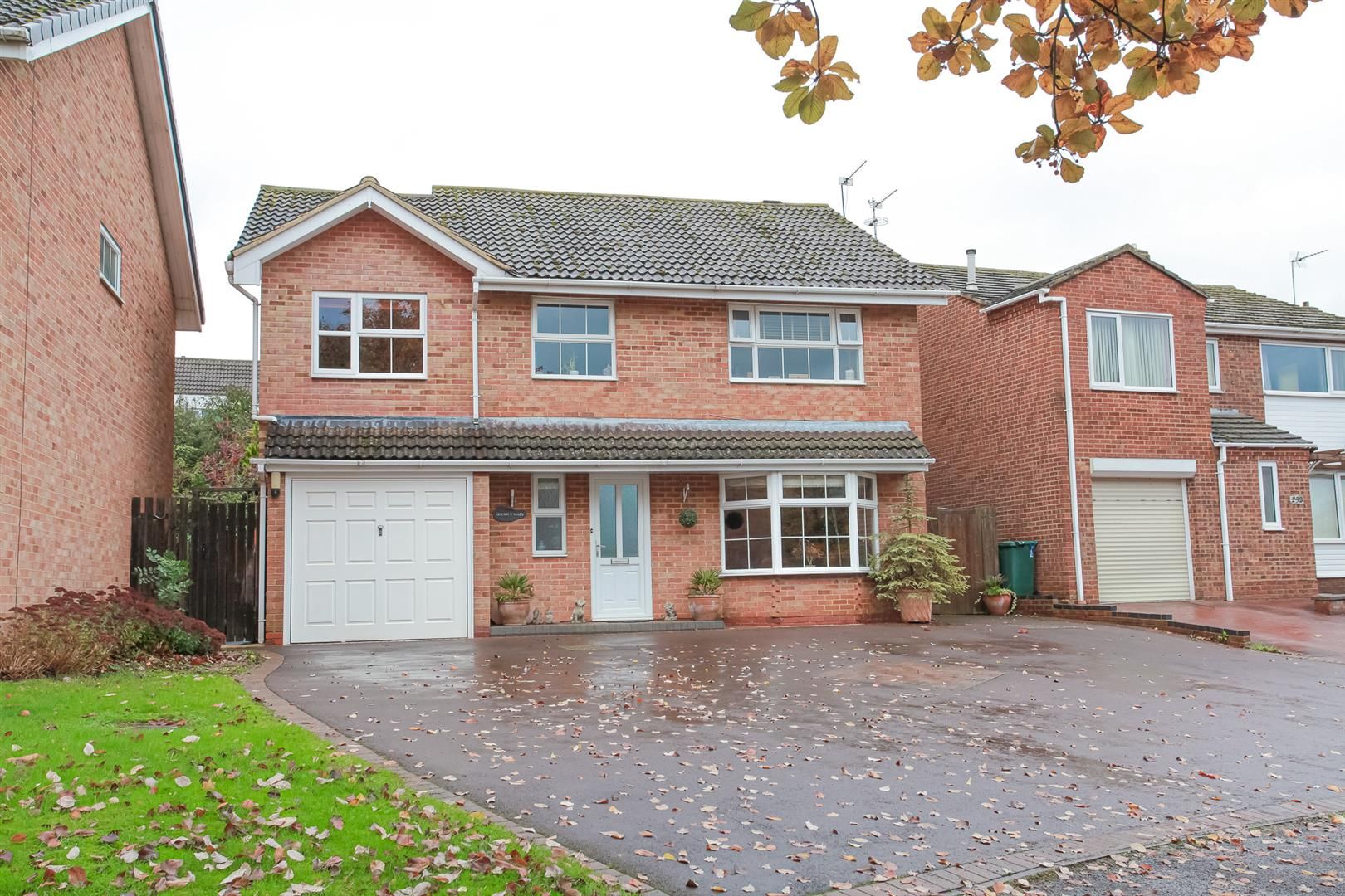 6 bed detached house for sale in Chatsworth Drive, Banbury OX16 Zoopla