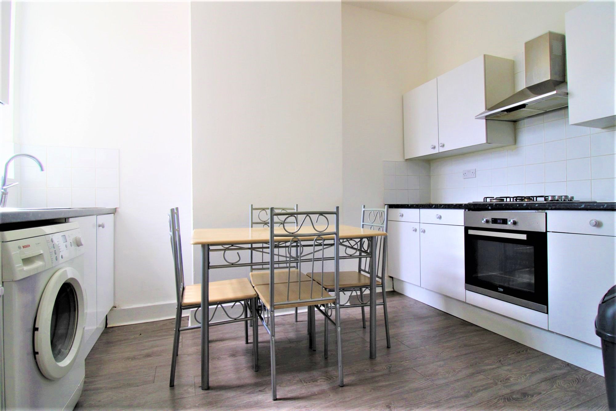 3 bed flat to rent in Lea Bridge Road, Leyton E10 Zoopla