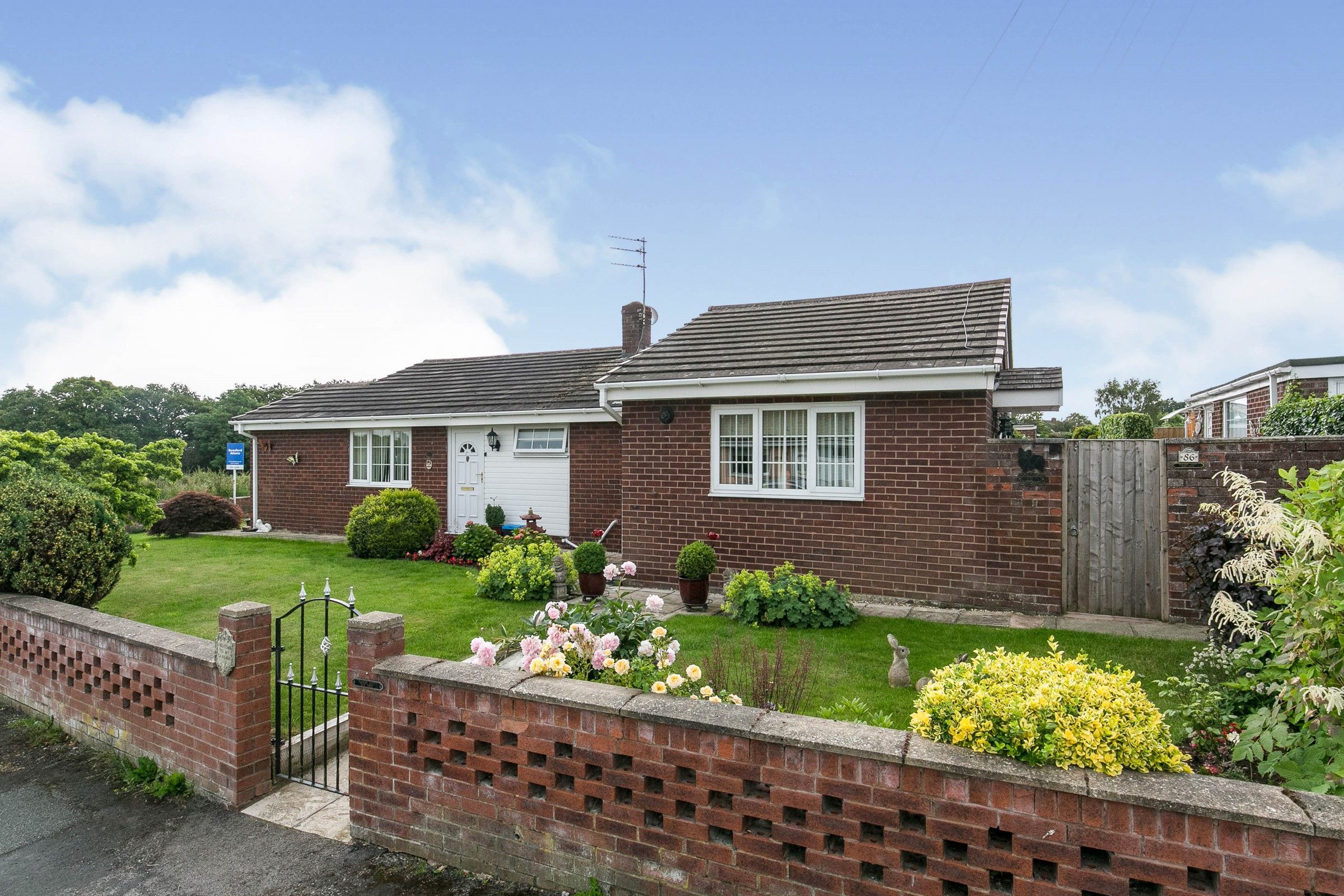 3 bed bungalow for sale in Sandy Lane, Higher Kinnerton, Chester