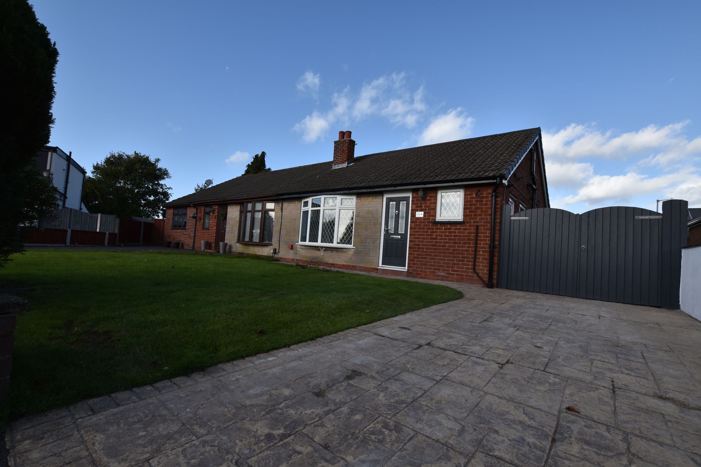 4 bed semidetached bungalow for sale in Churchill Drive, Little Lever