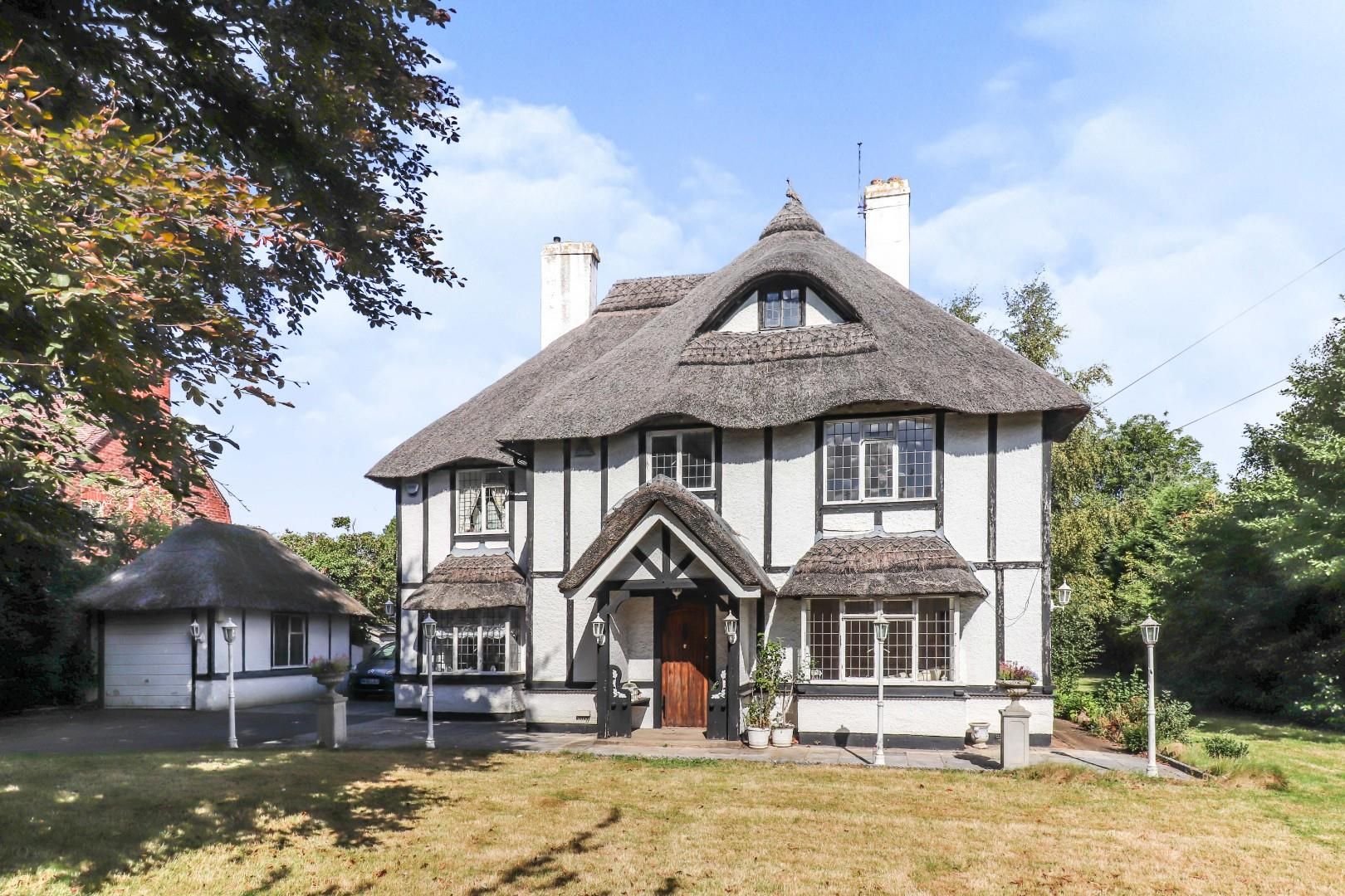 3 bed property for sale in Lutterworth Road, Nuneaton CV11 Zoopla