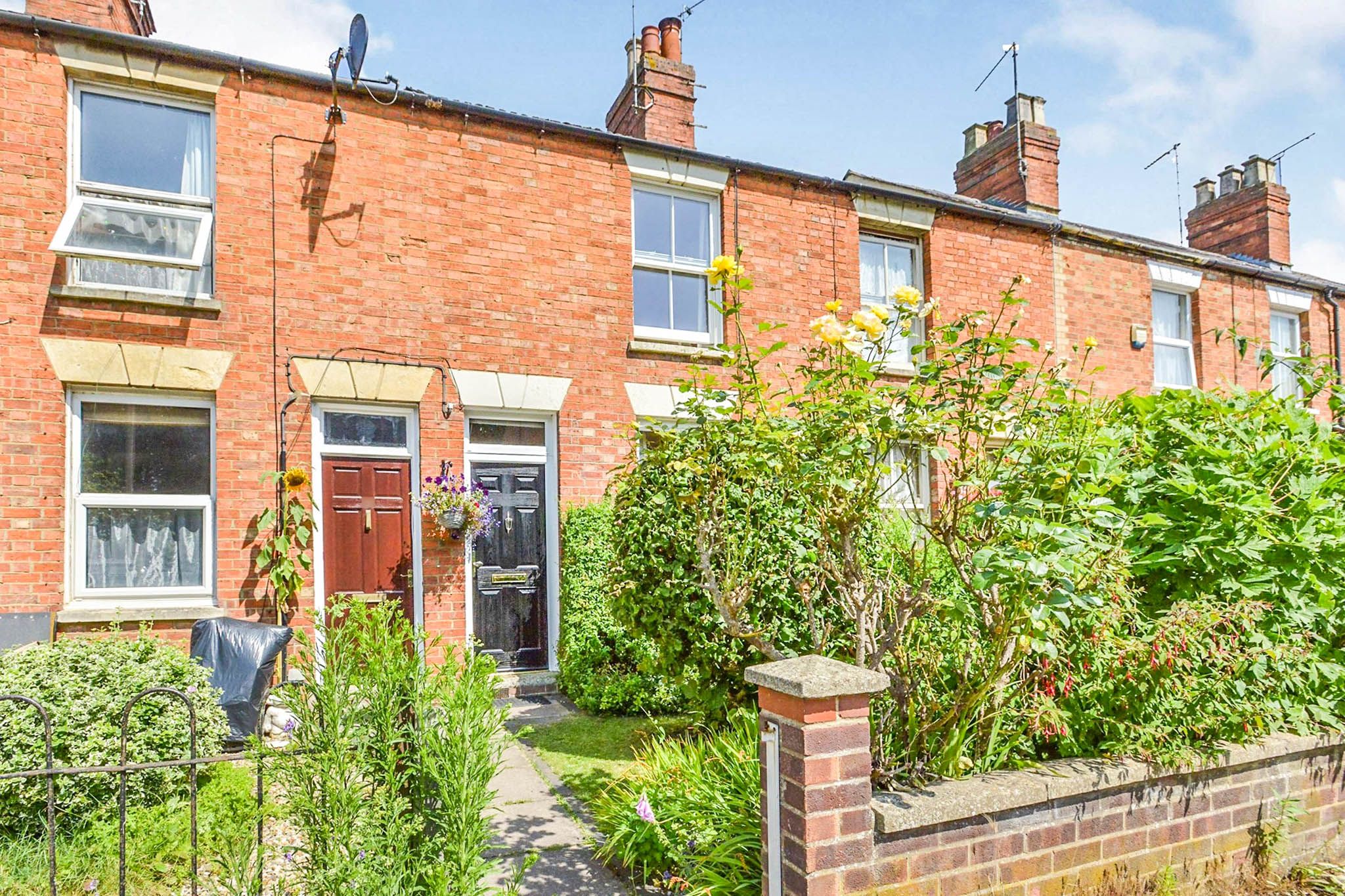 2 bed terraced house for sale in King Street, Stony Stratford, Milton