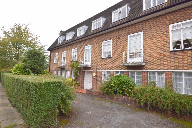 3 bed flat to rent in Litchfield Way, Hampstead Garden Suburb NW11 Zoopla