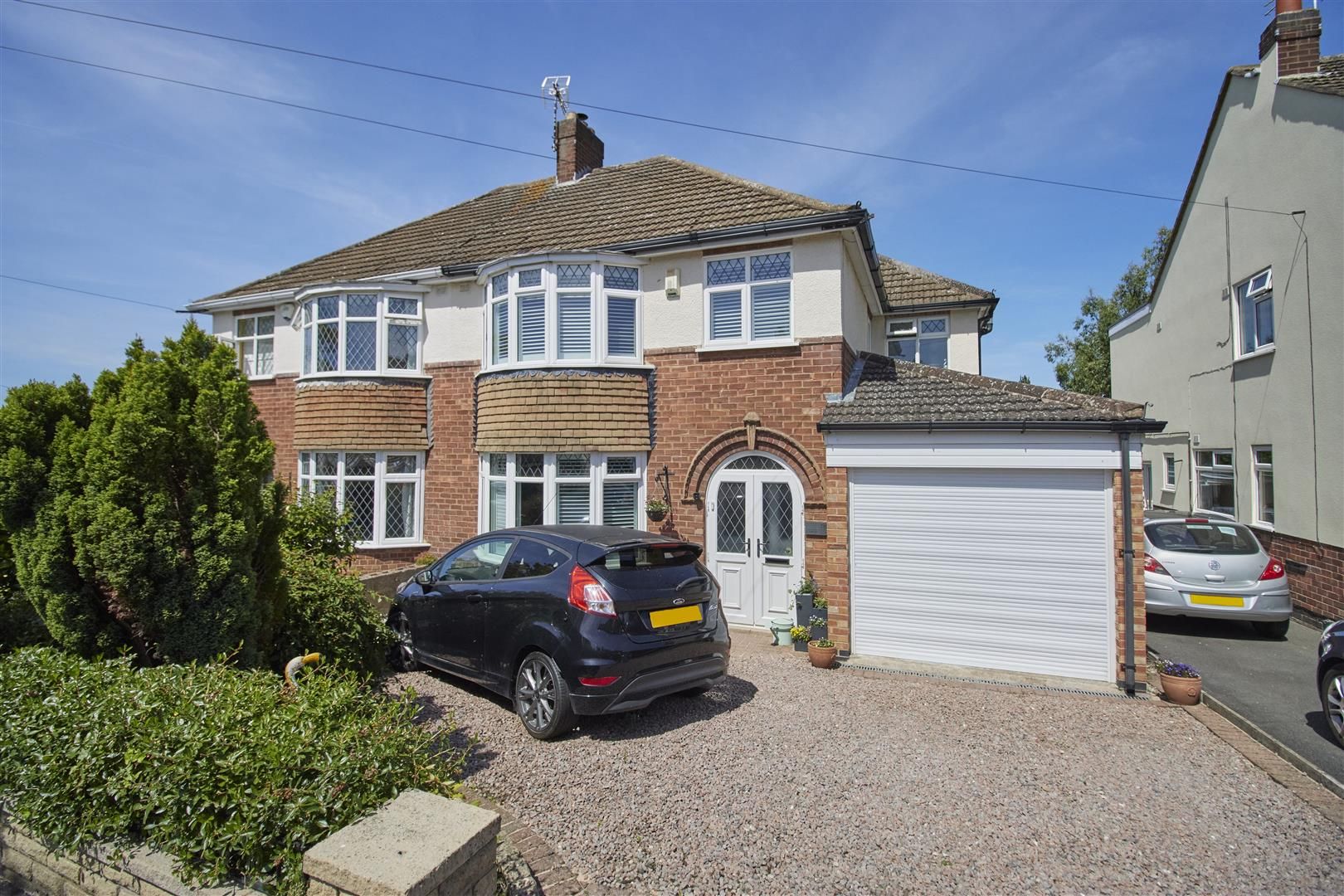4 bed semidetached house for sale in Duport Road, Burbage, Hinckley