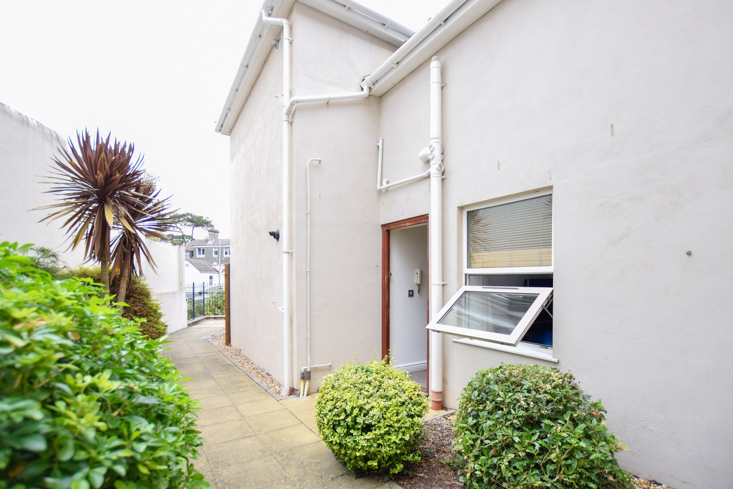 1 bed flat for sale in Newgate Mews, Westbourne, Bournemouth BH2 Zoopla