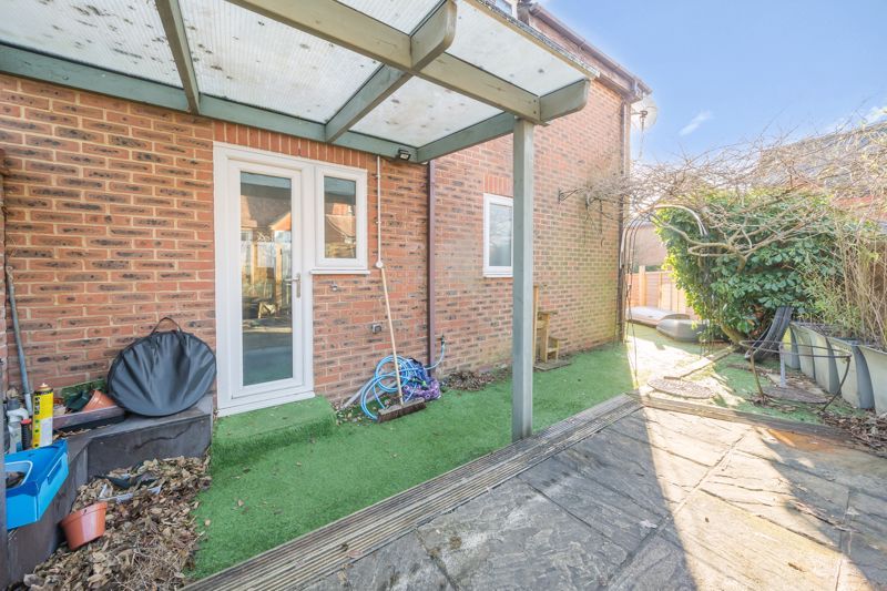 2 bed flat to rent in Tavern Court, Fernhurst, Haslemere GU27 Zoopla