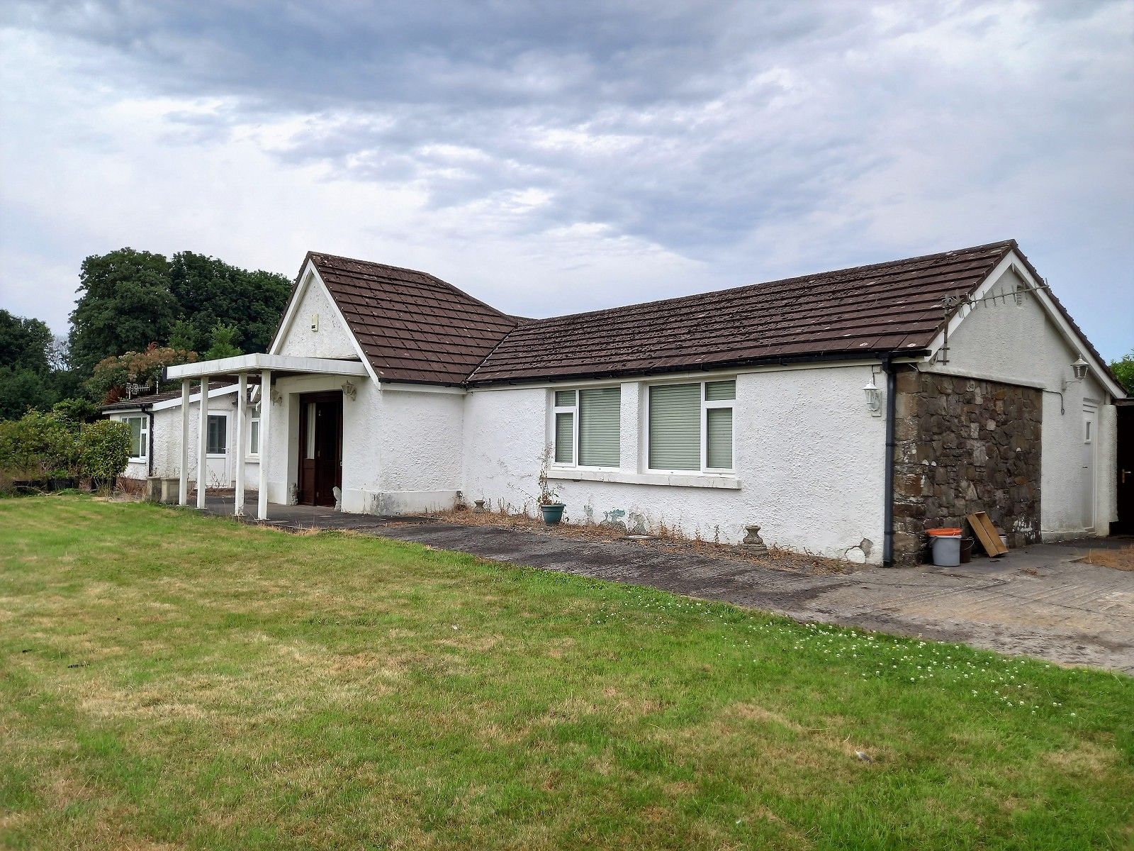 4 bed detached bungalow for sale in Ynyscedwyn, Ystradgynlais, Swansea