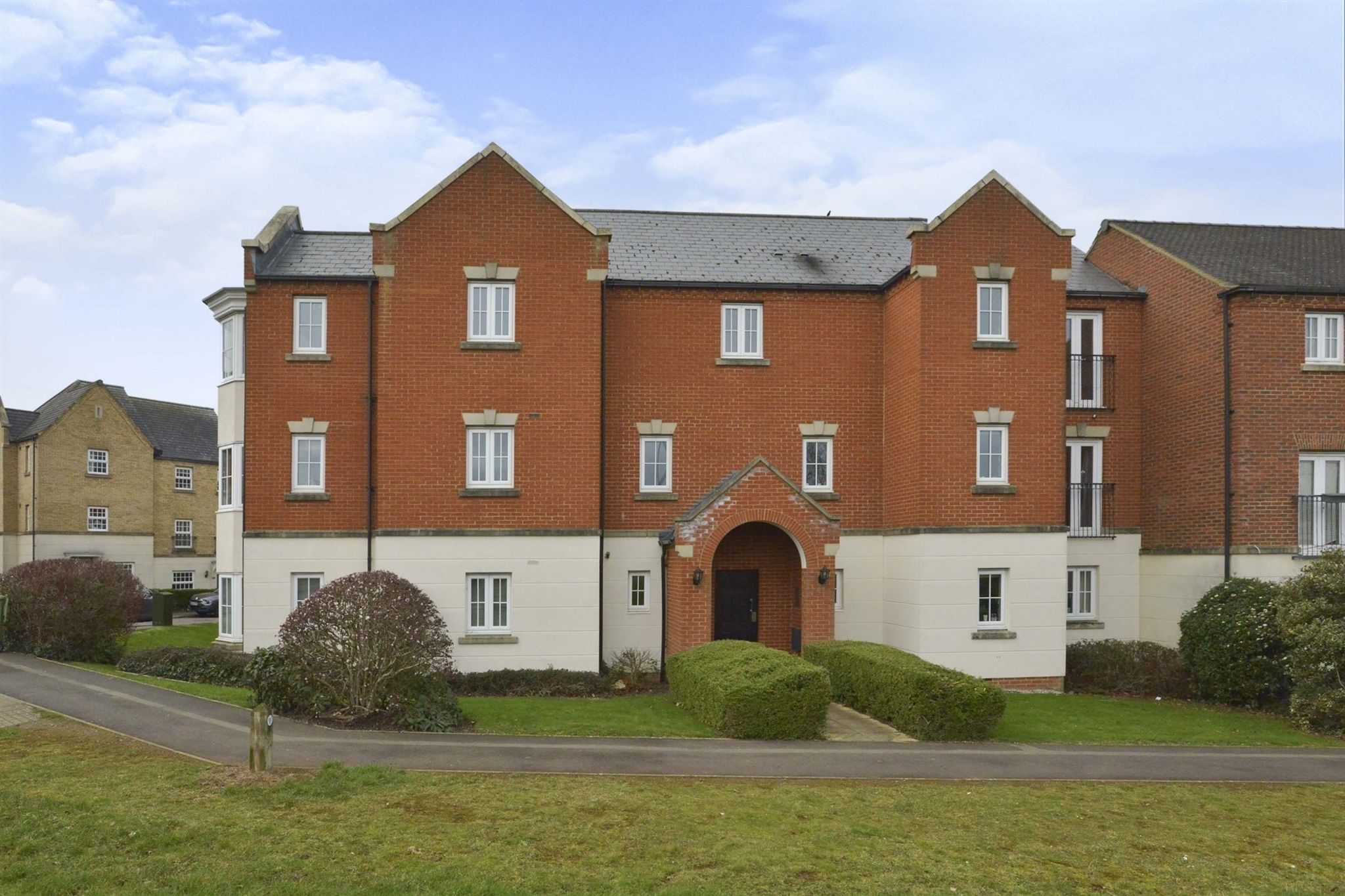 2 bed flat for sale in Harlow Crescent, Oxley Park, Milton Keynes MK4