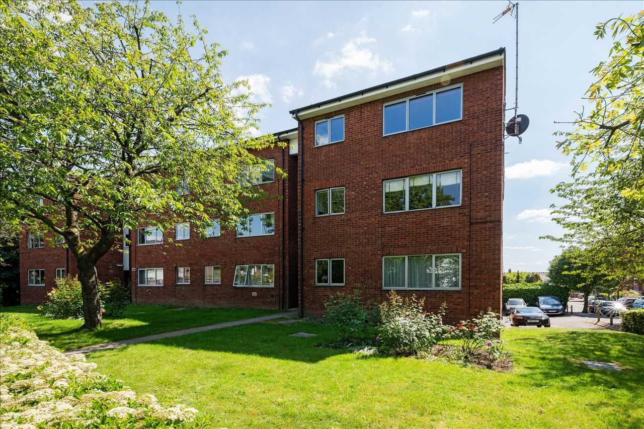 Studio to rent in Ash Court, 56 Worple Road, Wimbledon SW19 Zoopla