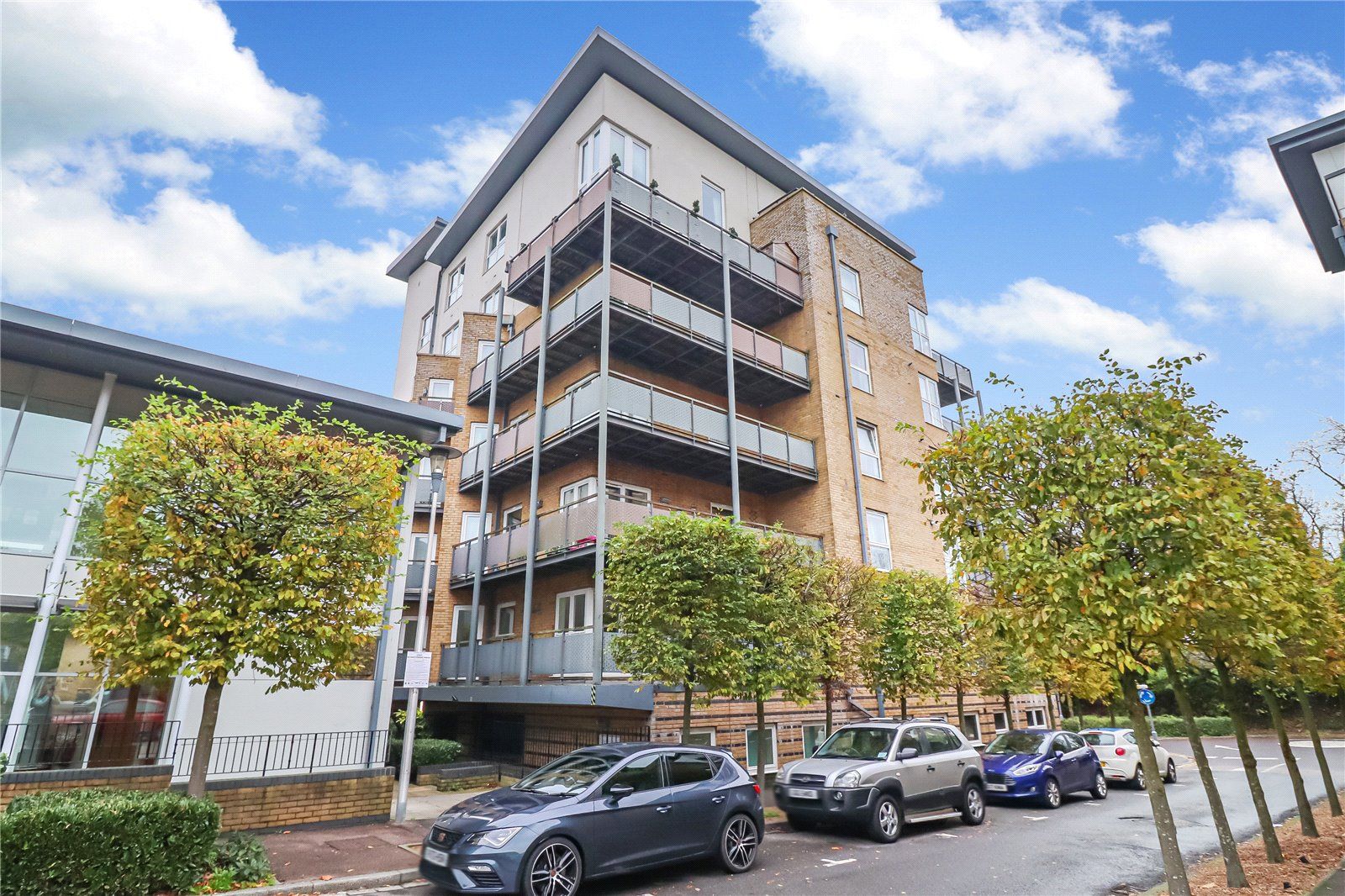 2 bed flat for sale in Metropolitan Station Approach, Watford WD18 Zoopla