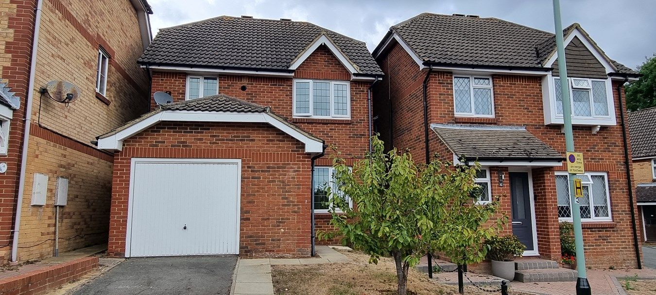 3 bed detached house for sale in Martingale Close, St LeonardsOnSea