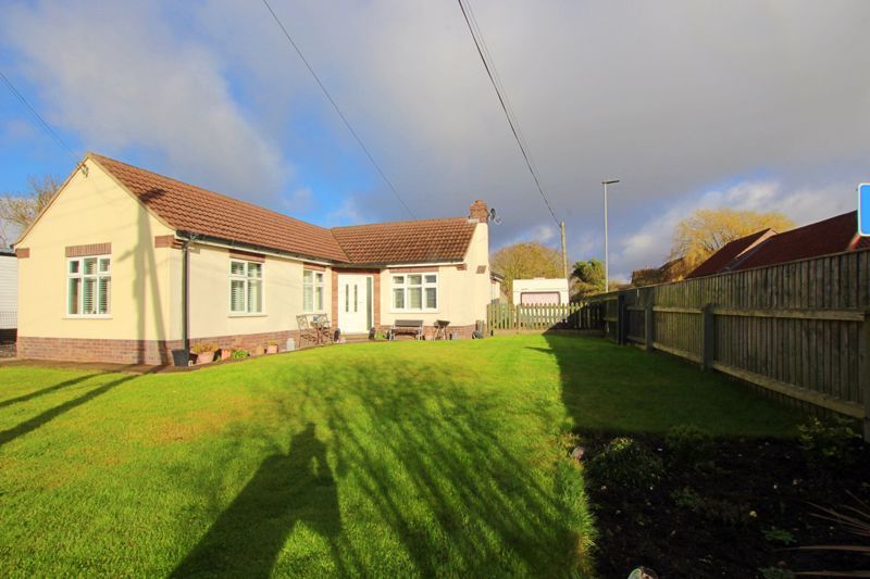 2 bed detached bungalow for sale in Townside, East Halton, Immingham