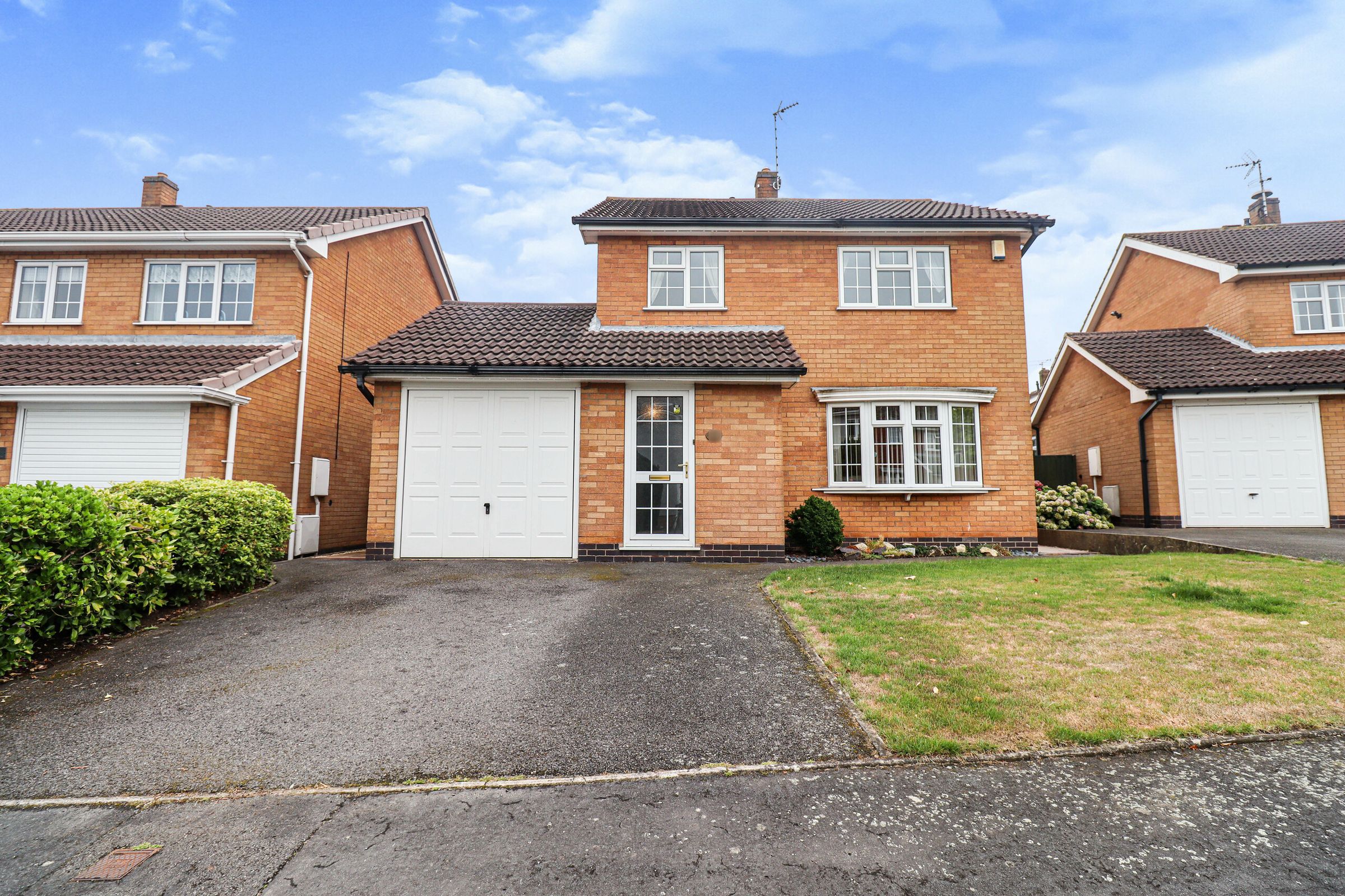 3 bed detached house for sale in Crofters Close, Glenfield, Leicester