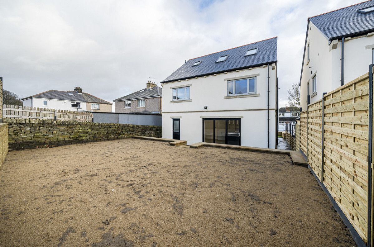 5 bed detached house for sale in Westfield Lane, Wrose BD18 Zoopla