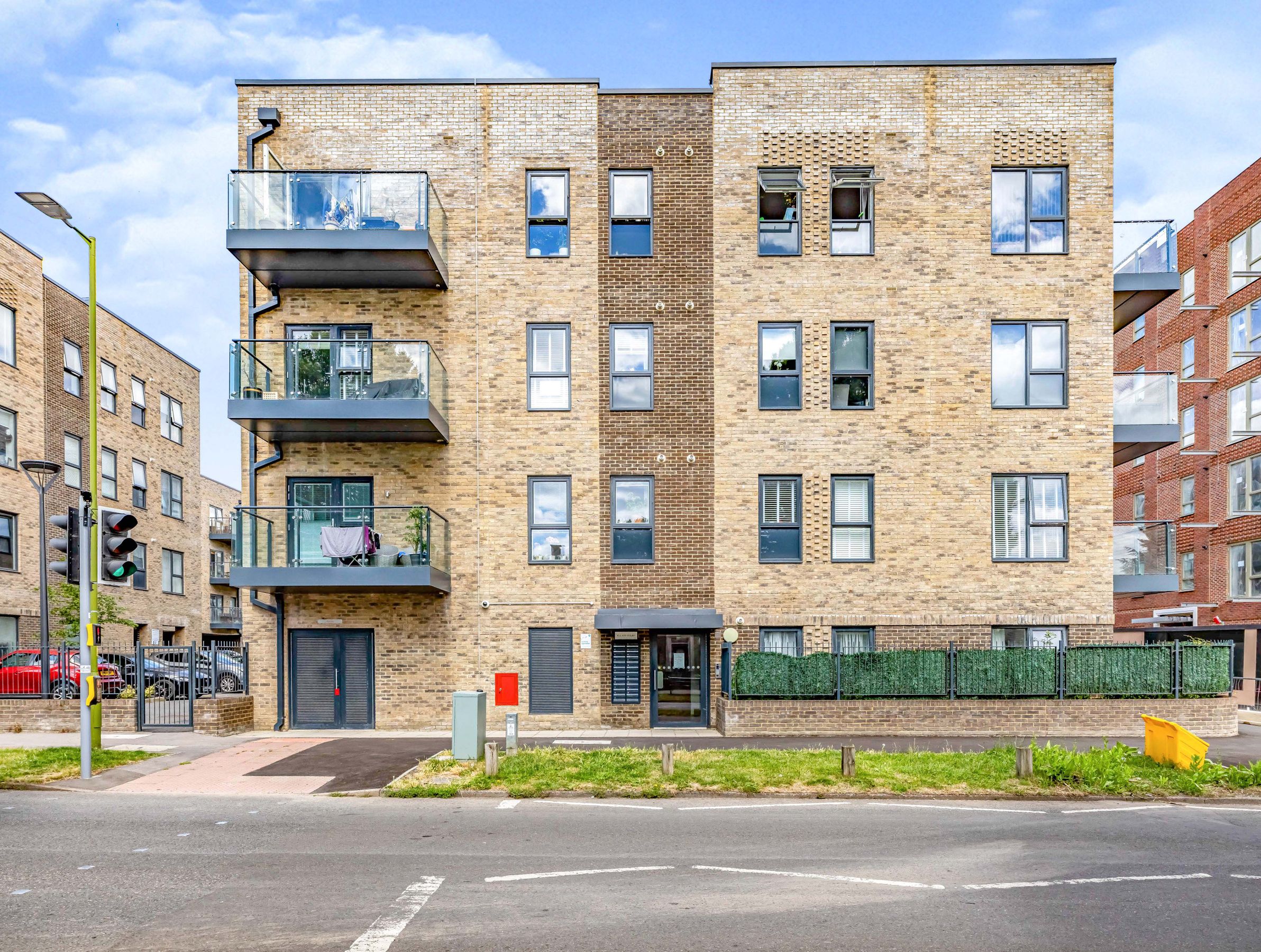 1 bed flat for sale in Oxhey Drive, Watford, Hertfordshire WD19 Zoopla