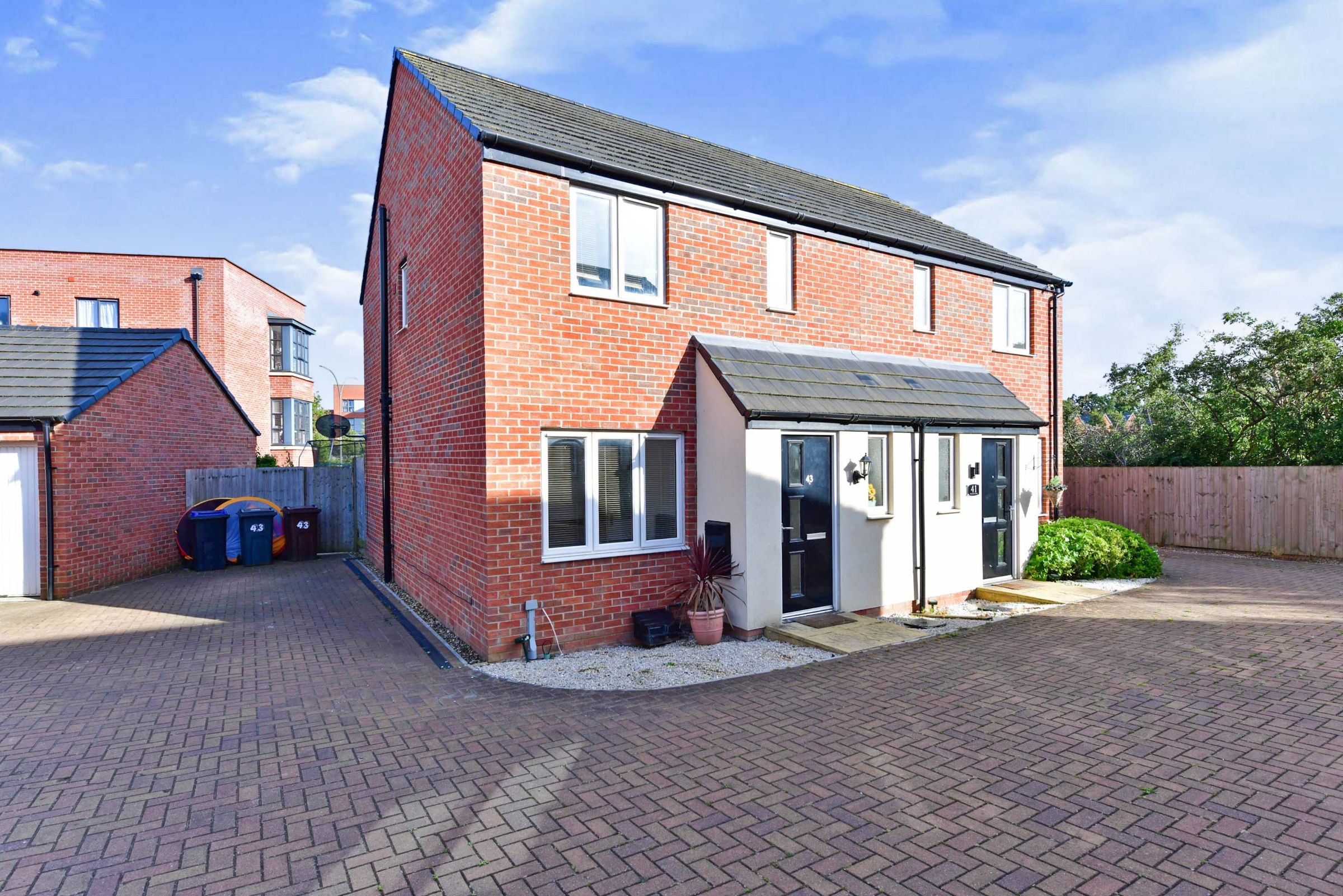 3 bed semidetached house for sale in Walmer Close, Upton NN5 Zoopla