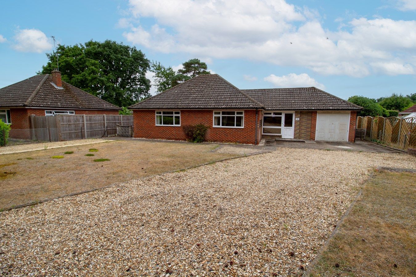 3 bed detached bungalow for sale in Velmead Road, Fleet GU52 Zoopla