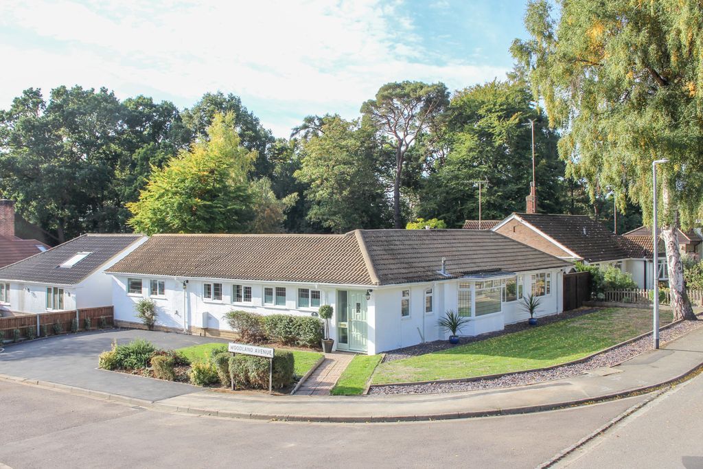 4 bed detached bungalow for sale in Taylors Ride, Leighton Buzzard LU7