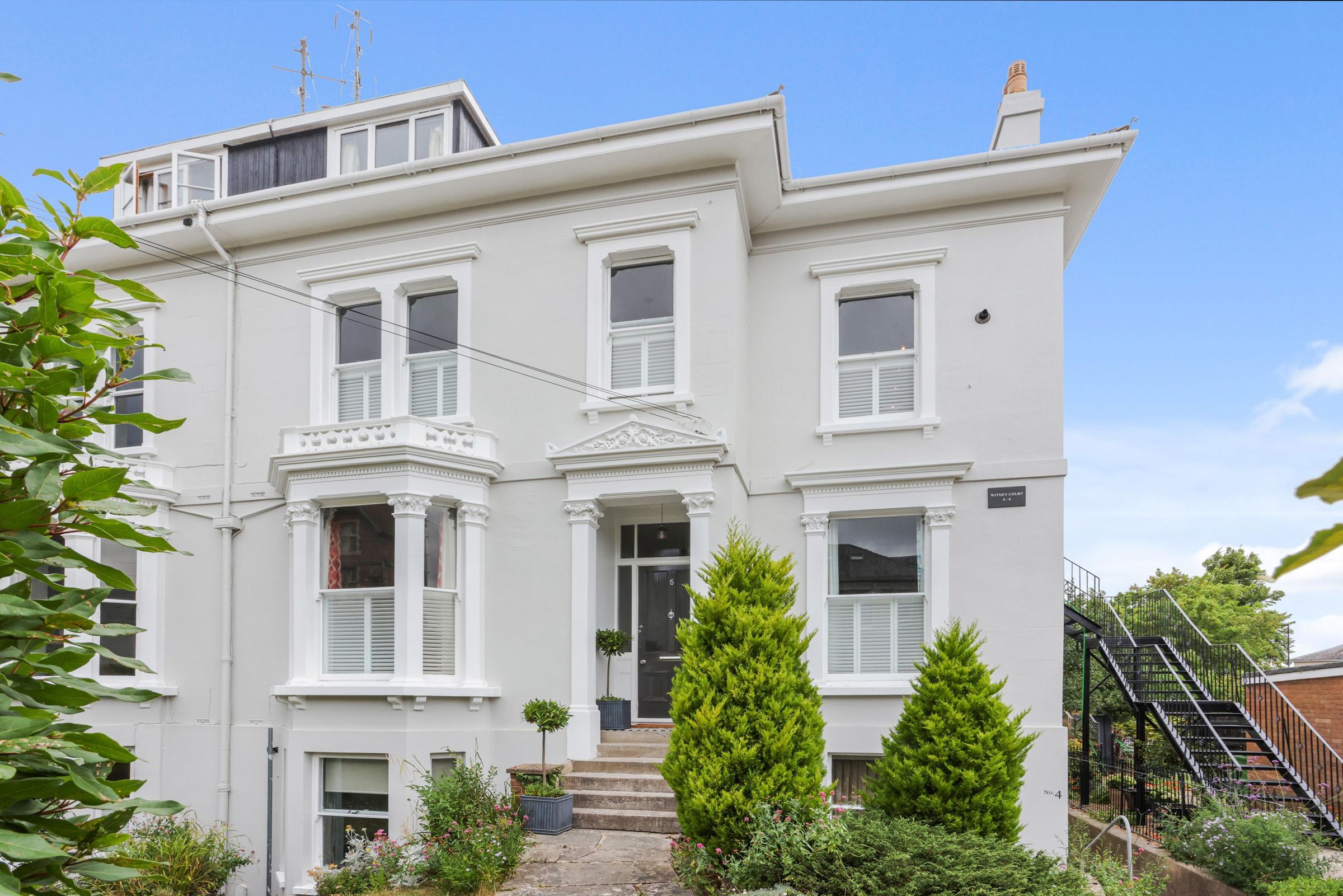3 bed flat for sale in Witney Court, Western Road, Cheltenham