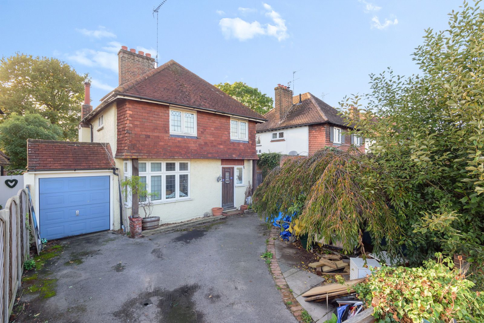 3 bed detached house for sale in Queens Avenue, Byfleet KT14 Zoopla