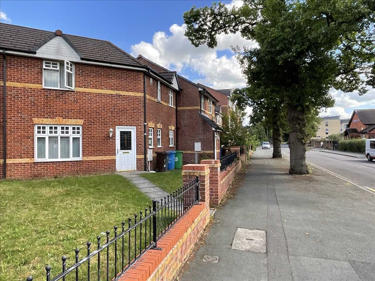 3 bed terraced house for sale in Wood House Lane, Wythenshawe