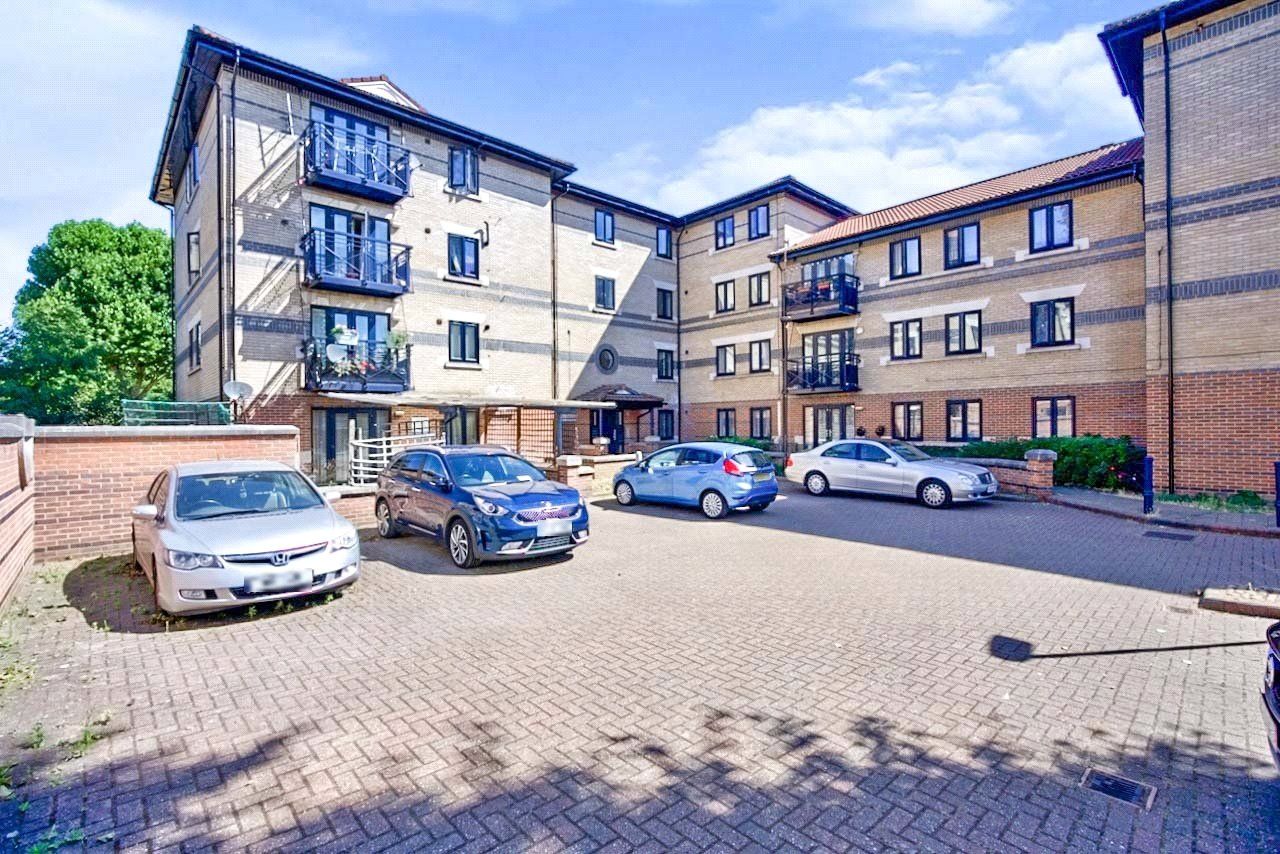 1 bed flat for sale in Sunningdale Close, London SE16 Zoopla