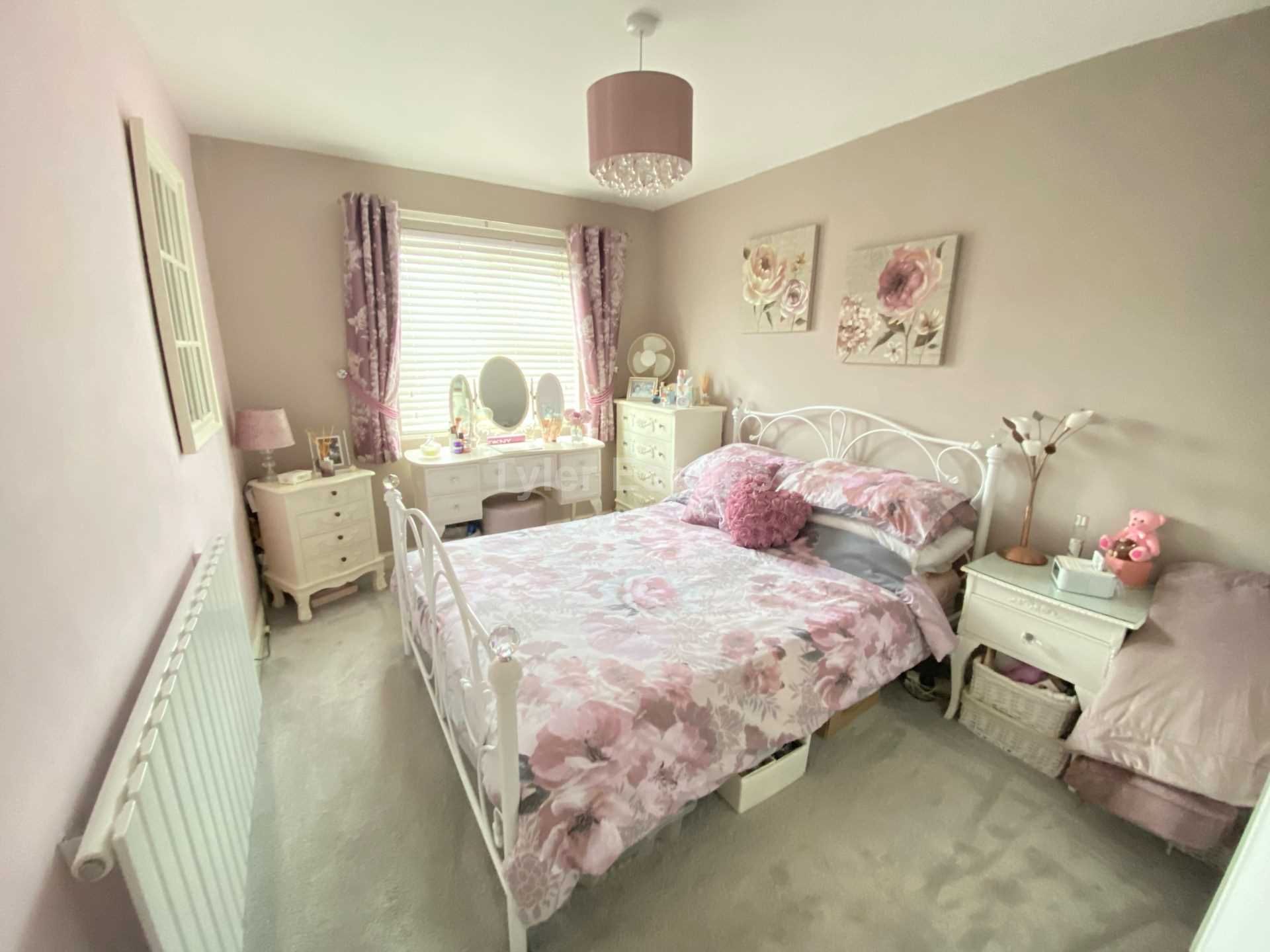 1 bed flat for sale in Crouch Street, Noak Bridge SS15 Zoopla