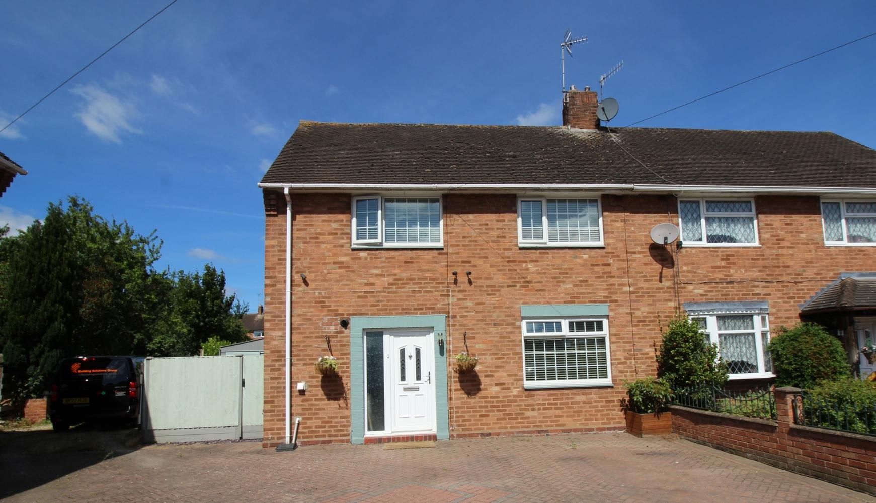 3 bed semidetached house for sale in Wilton Avenue, Kidderminster DY11