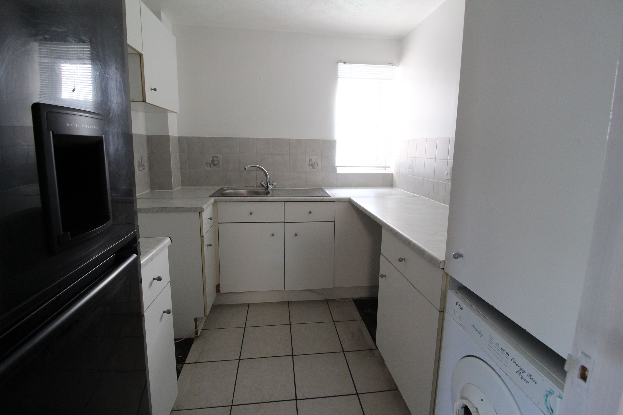 2 bed block of flats to rent in London Road SS7 Zoopla