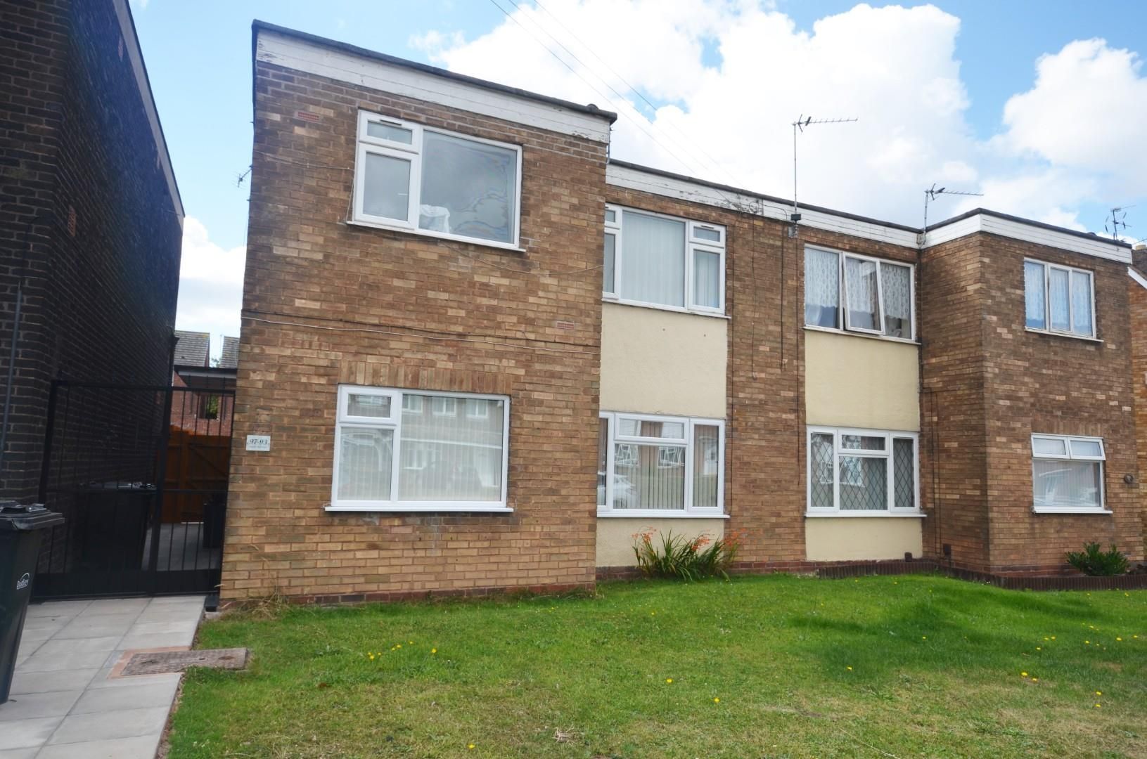 2 bed to rent in Russells Hall Road, Dudley DY1 Zoopla